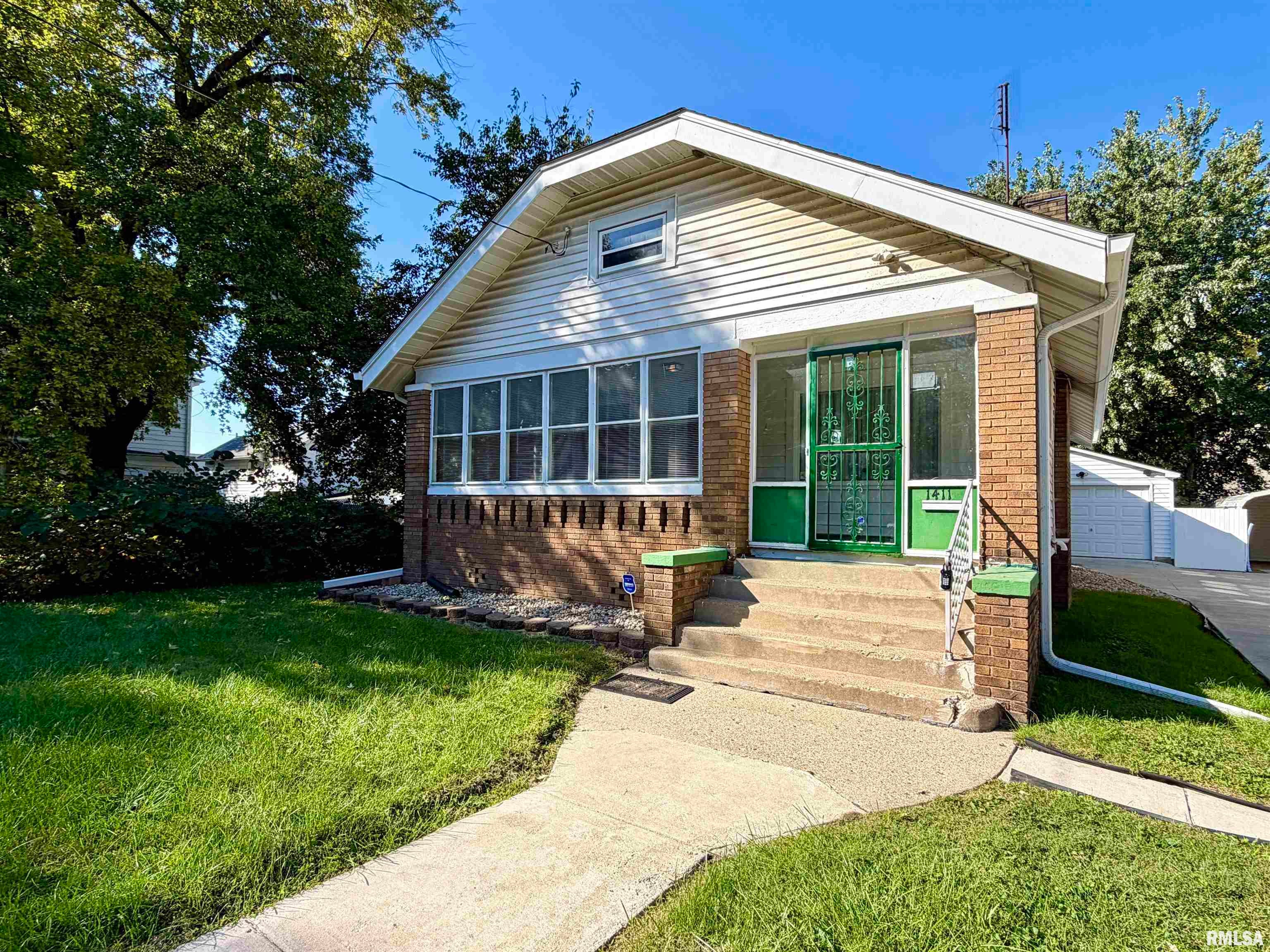 1411 N Douglas Street — photo