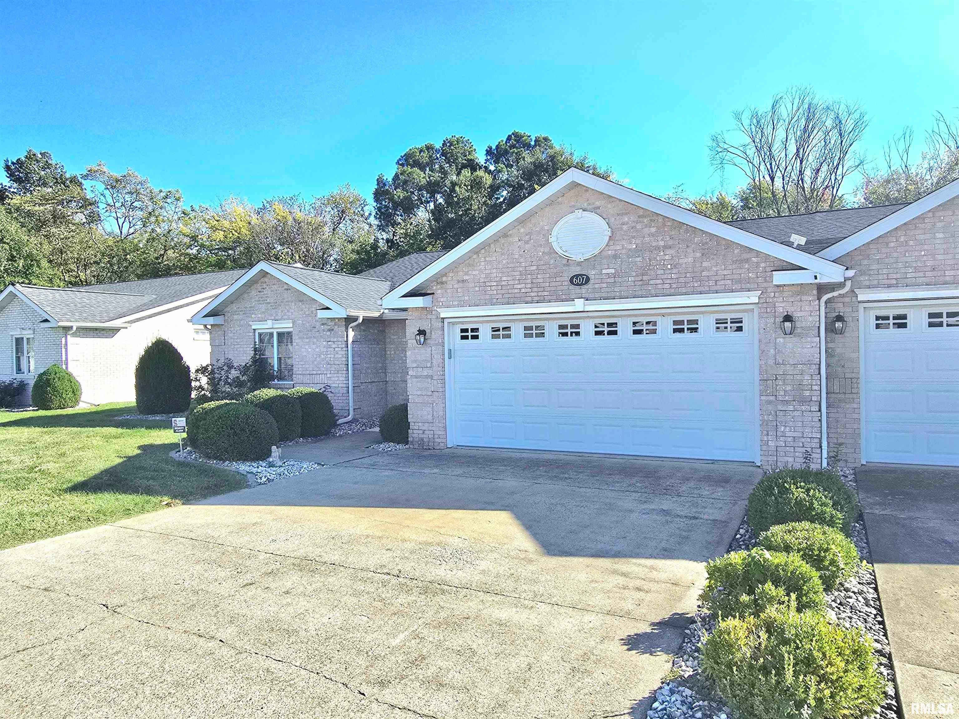 607 Lake Harbor Drive — photo