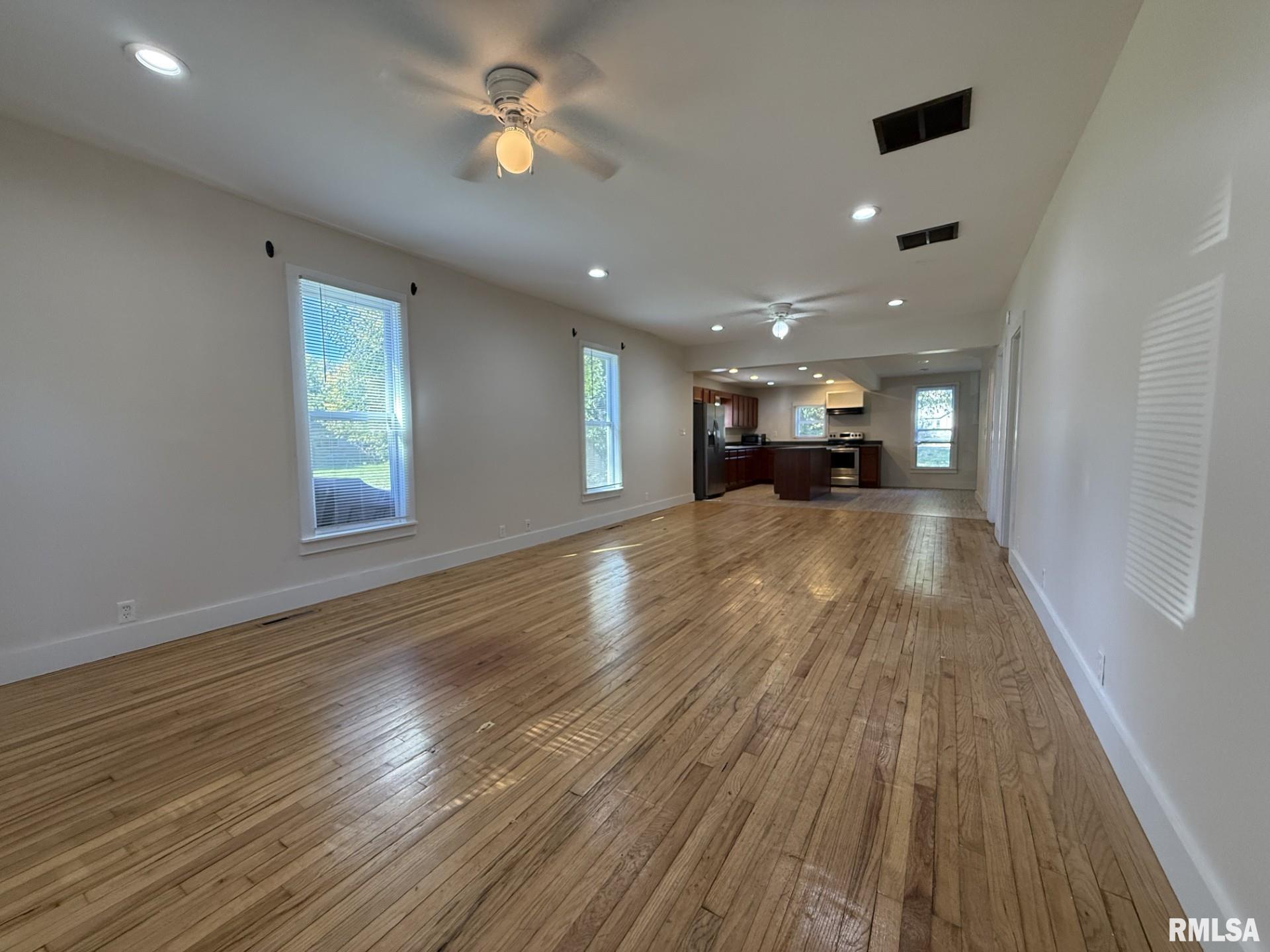 816 E CARROLL Street, Macomb, IL 61455 — photo 2