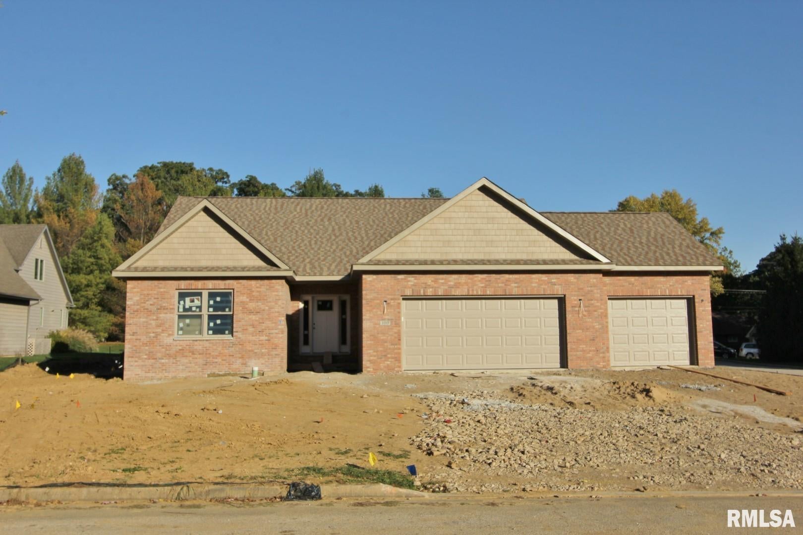 100 Oakridge Court — photo