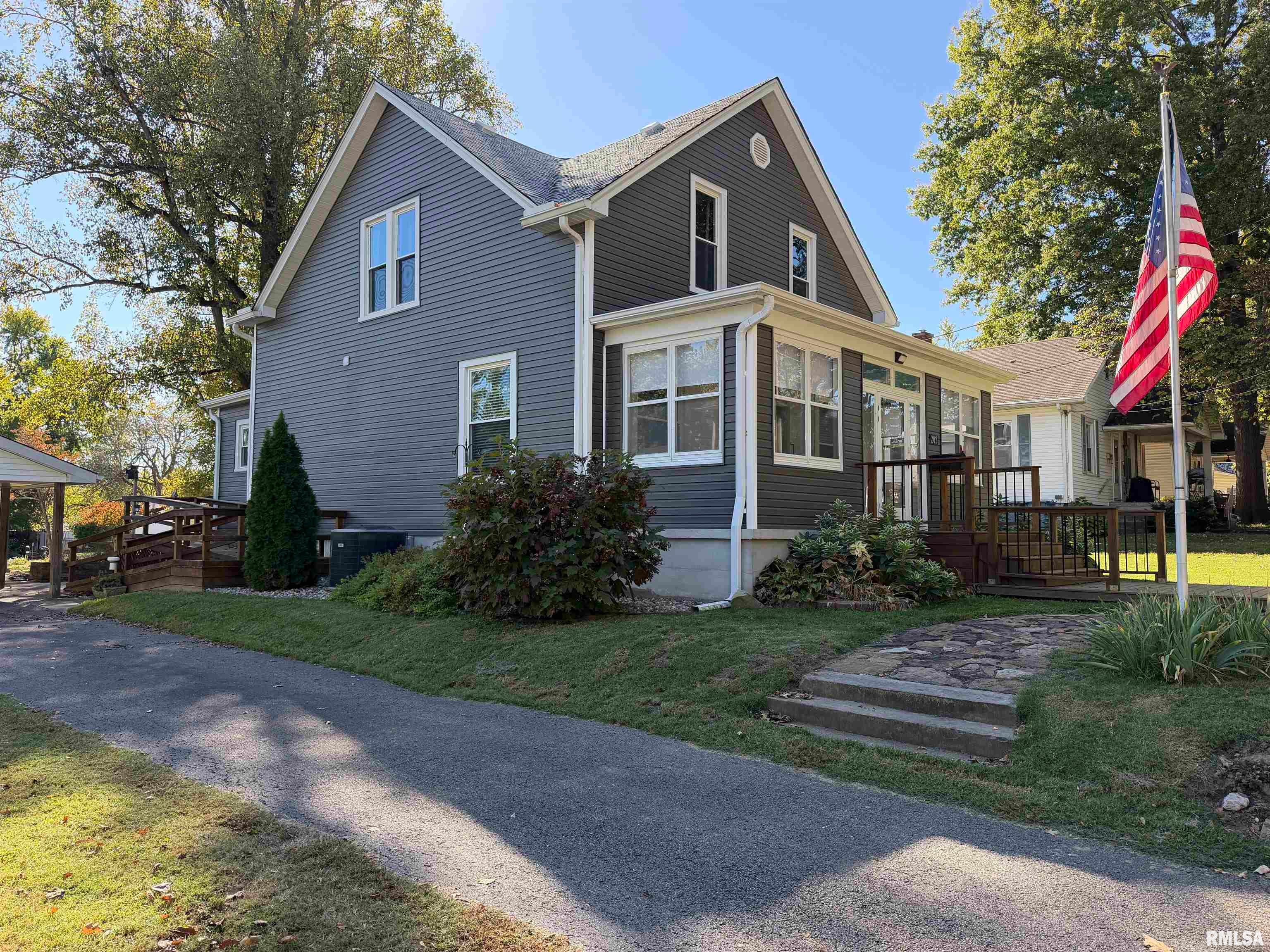 202 Lincoln Street — photo