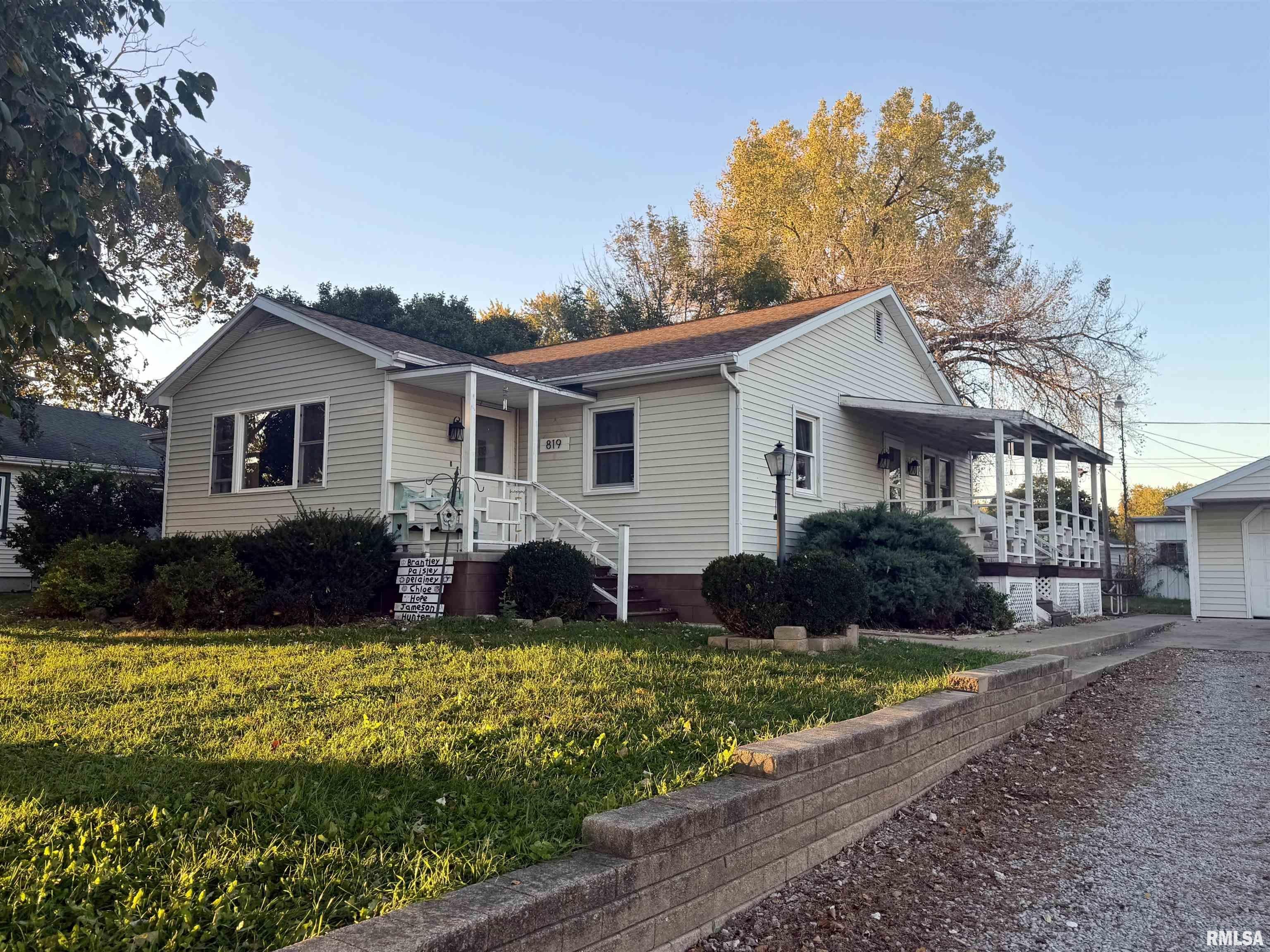 819 E 2ND Street, Delavan, IL 61734 — photo 2