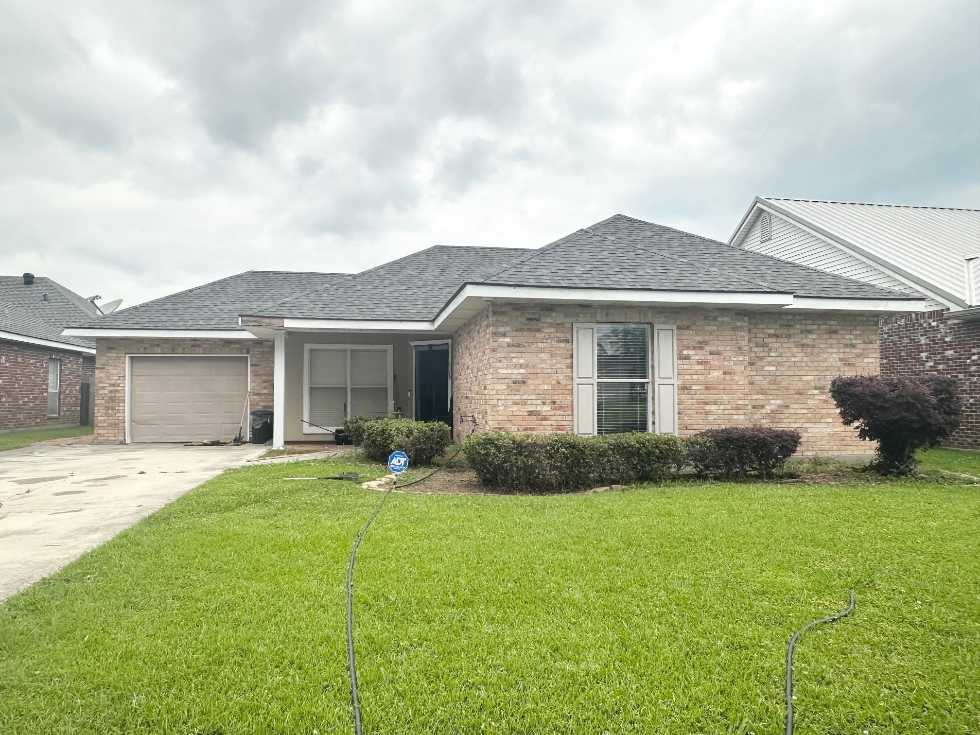 339 Monarch Dr — photo