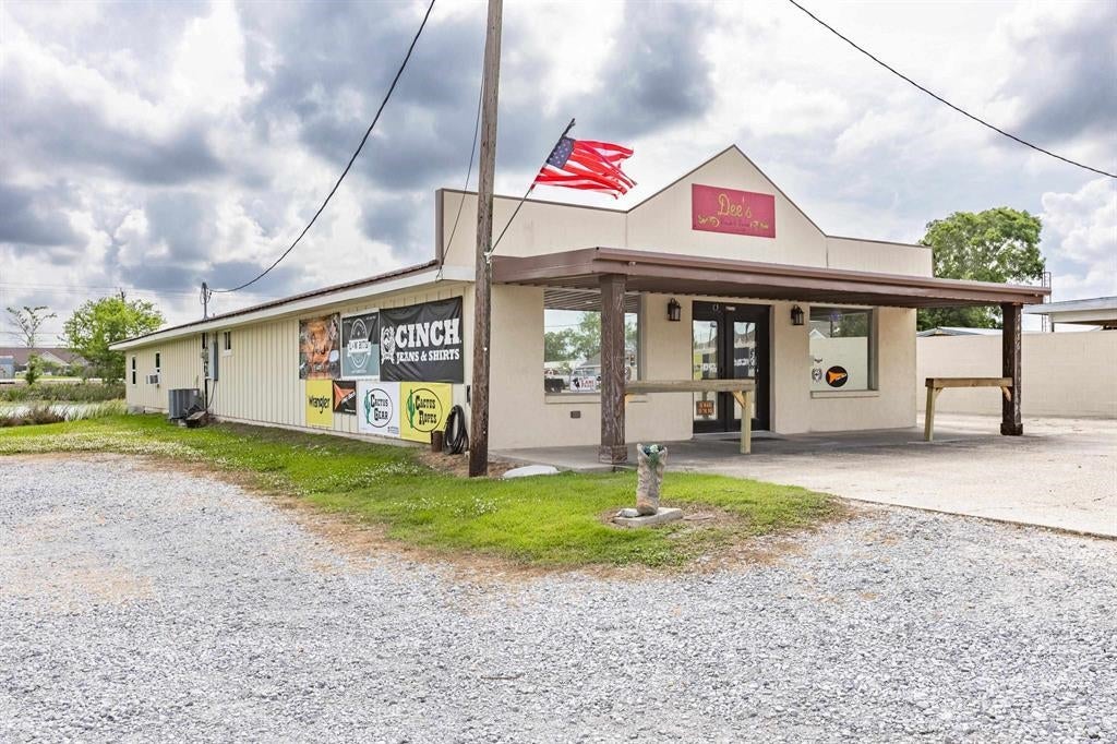 7486 Highway 308 — photo