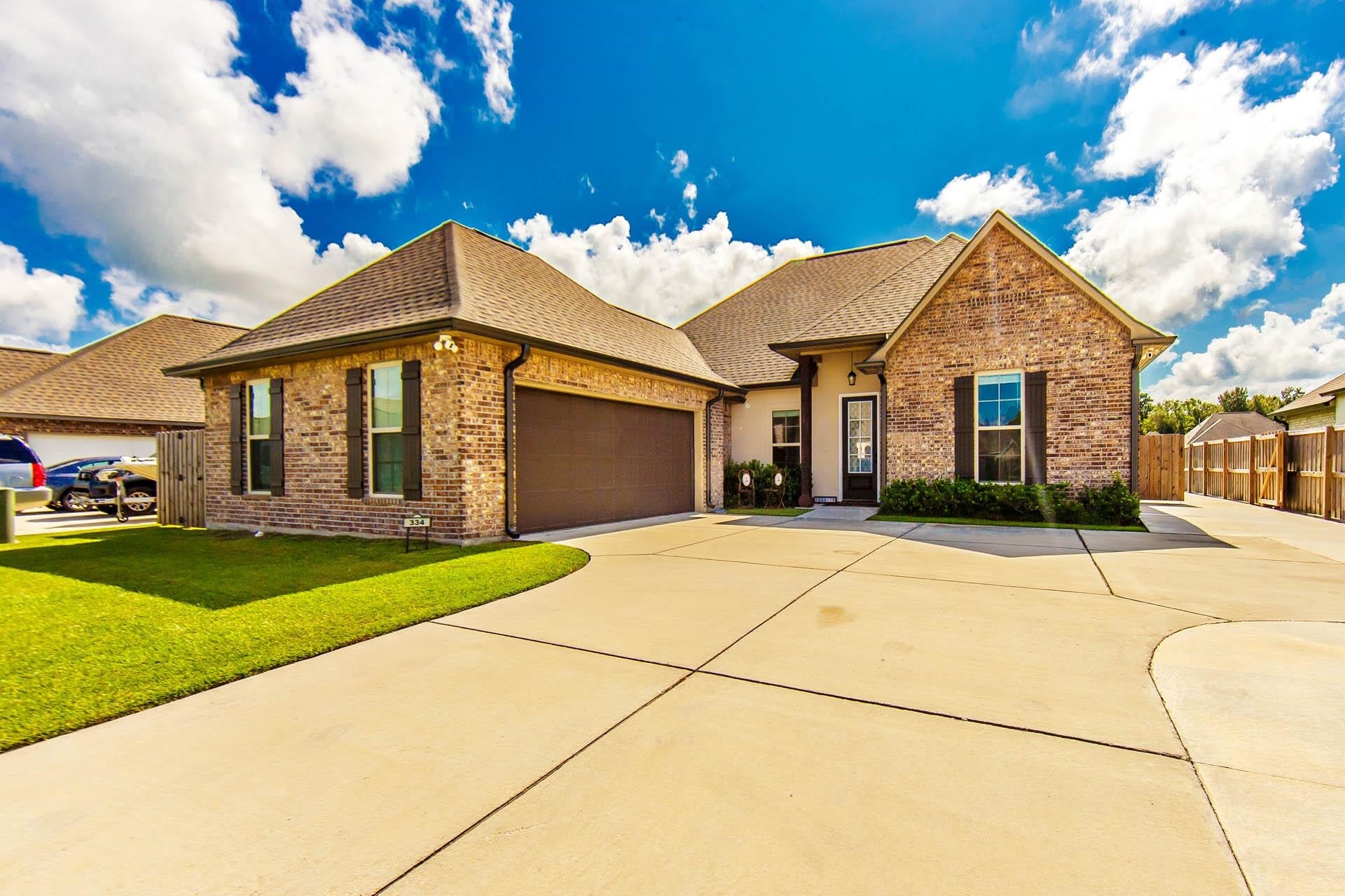 334 Taylor James Way — photo