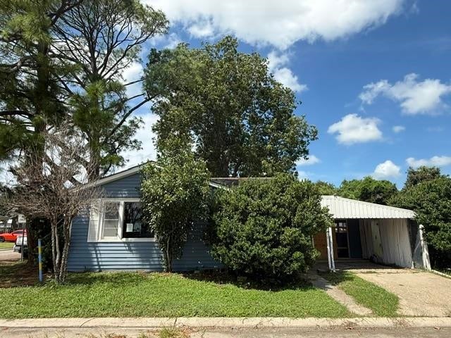 1410 Center St — photo