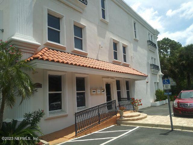 2050 Kings Circle S I — photo