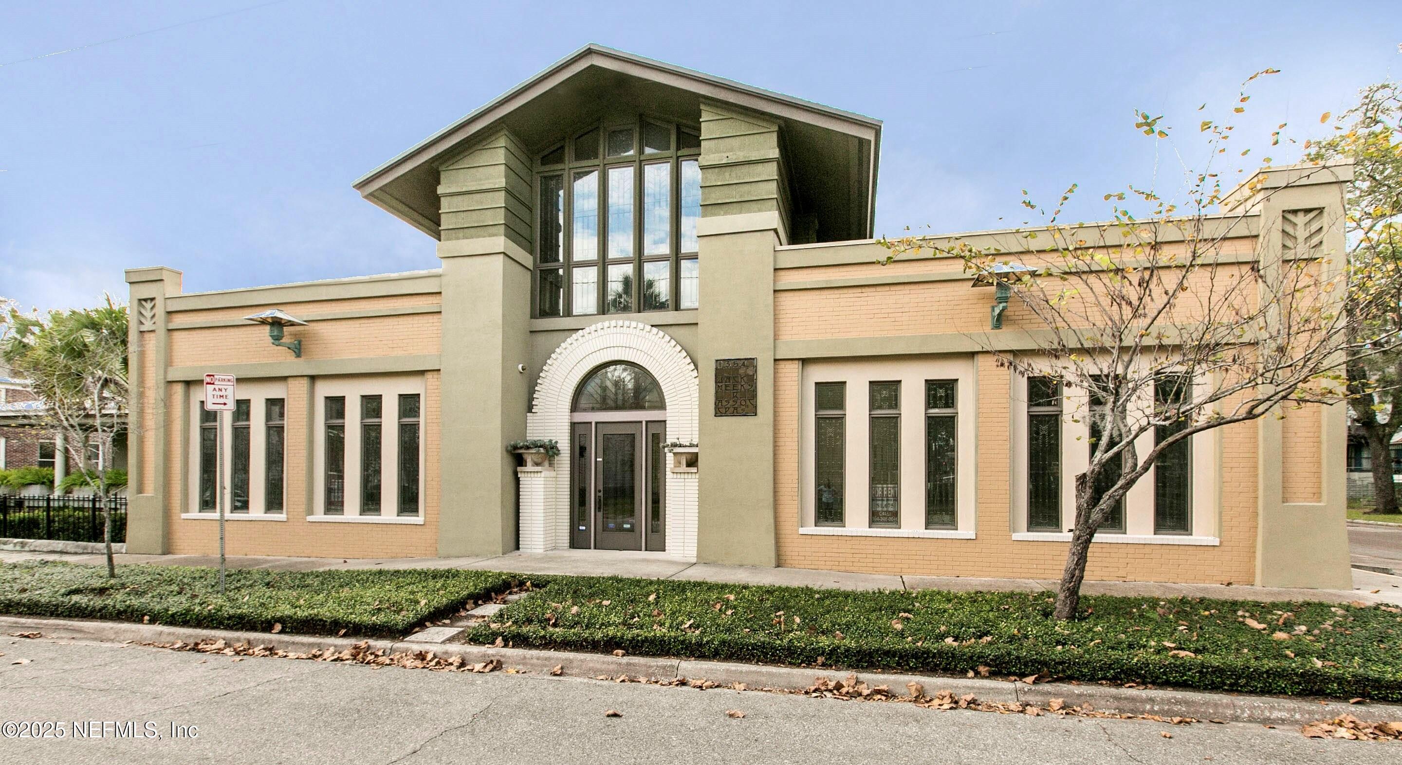 1354 N Laura Street — photo