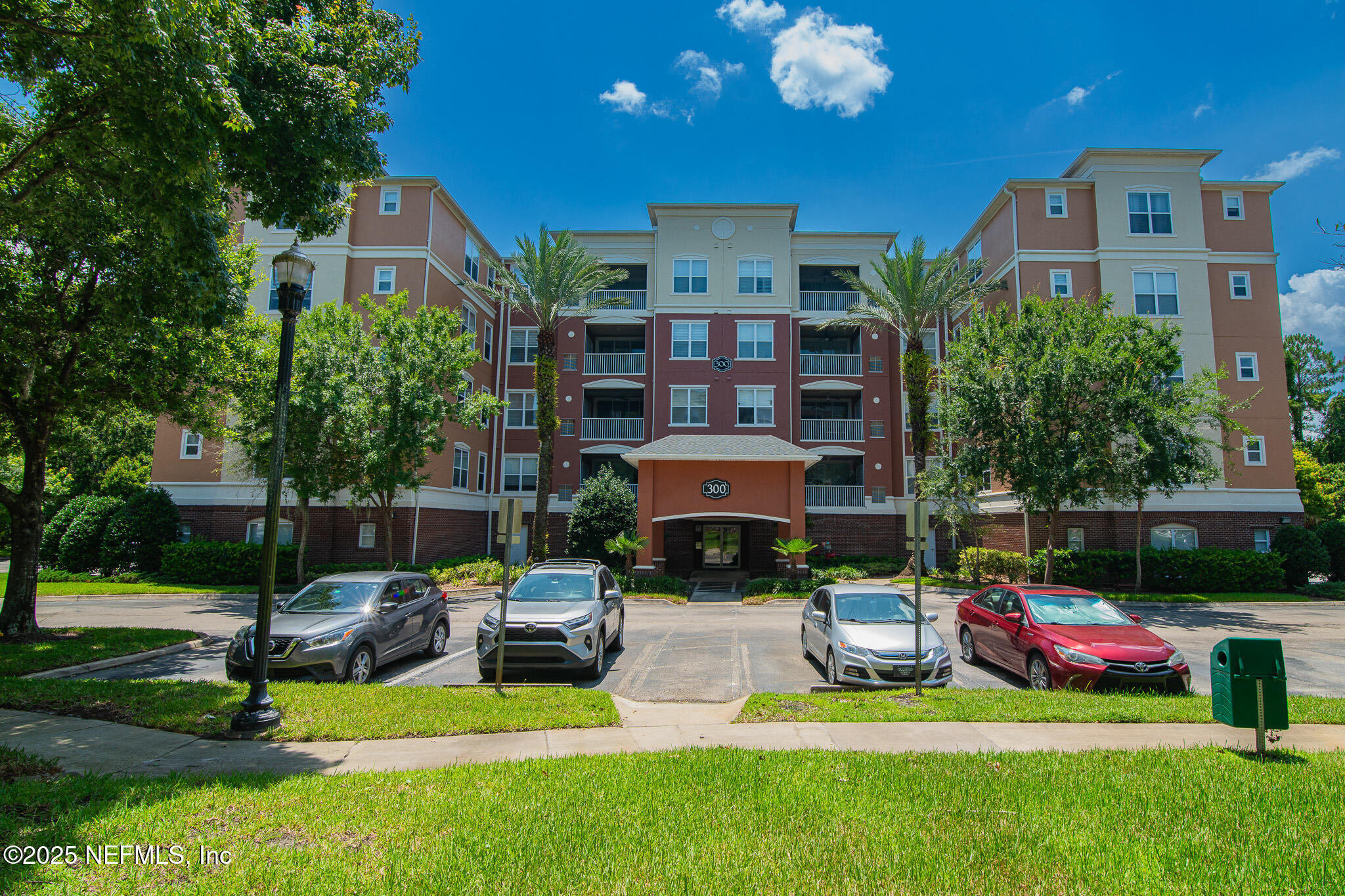 4480 Deerwood Lake Parkway 353 — photo