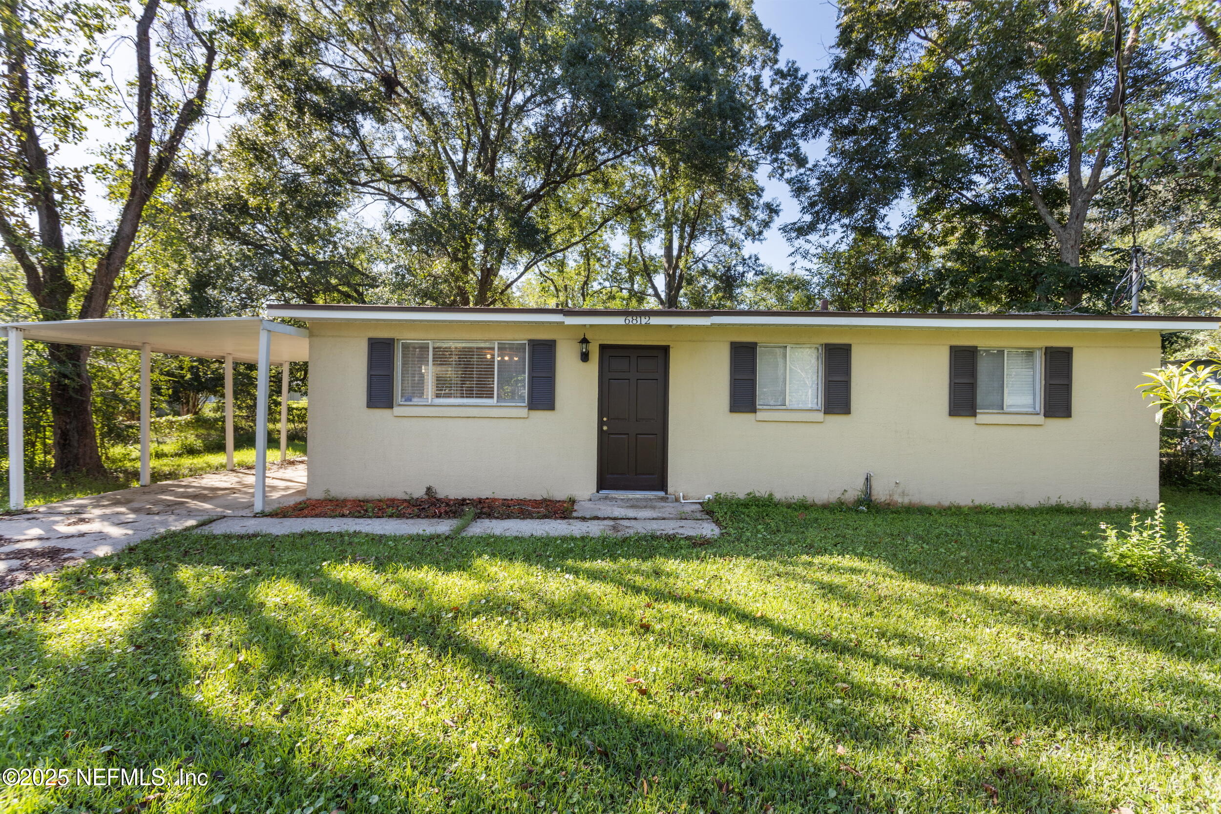 6812 Goldilocks Lane — photo