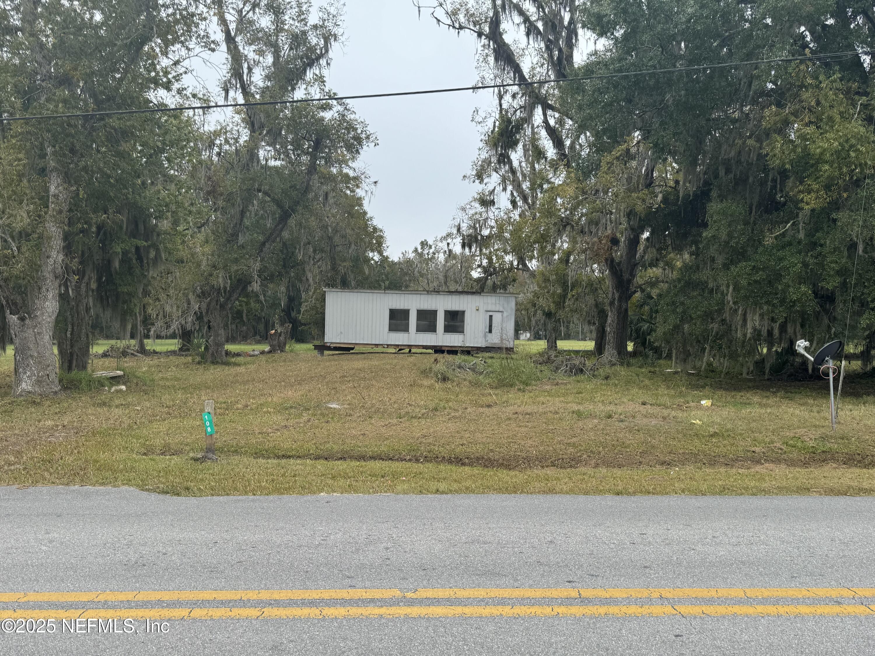 108 E Market Road — photo