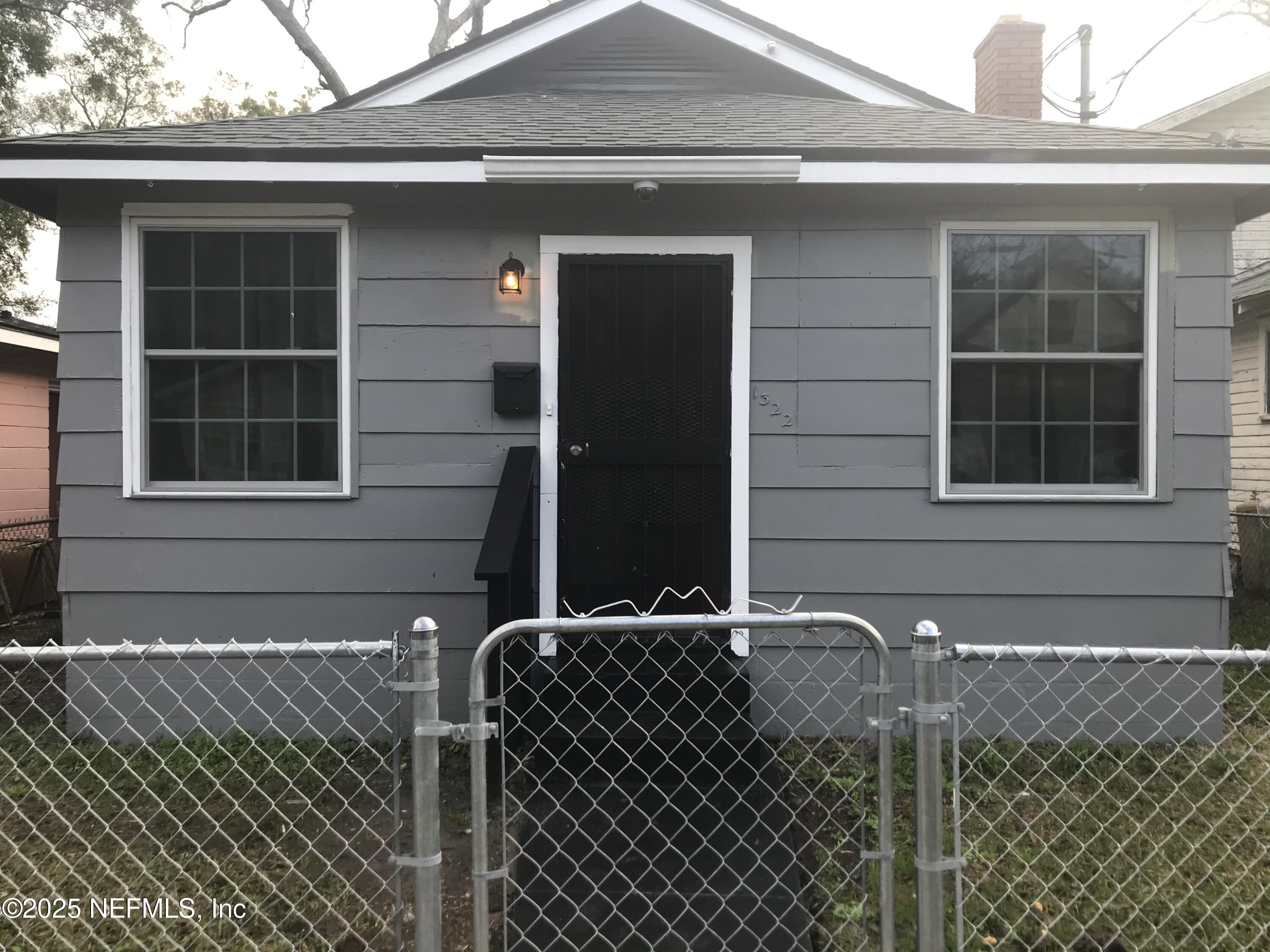 1322 Steele Street — photo