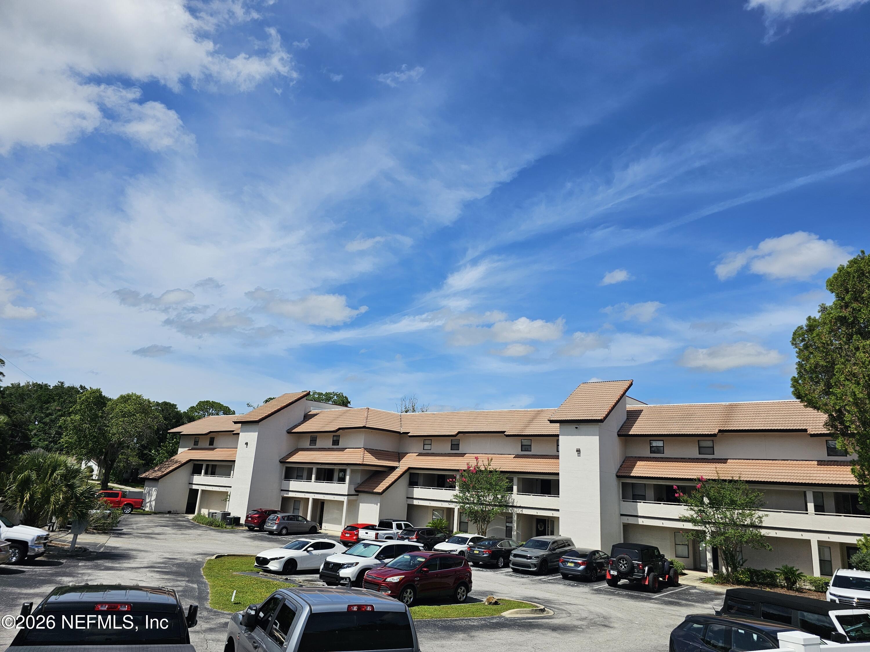 1307 River Hills Circle 16 — photo