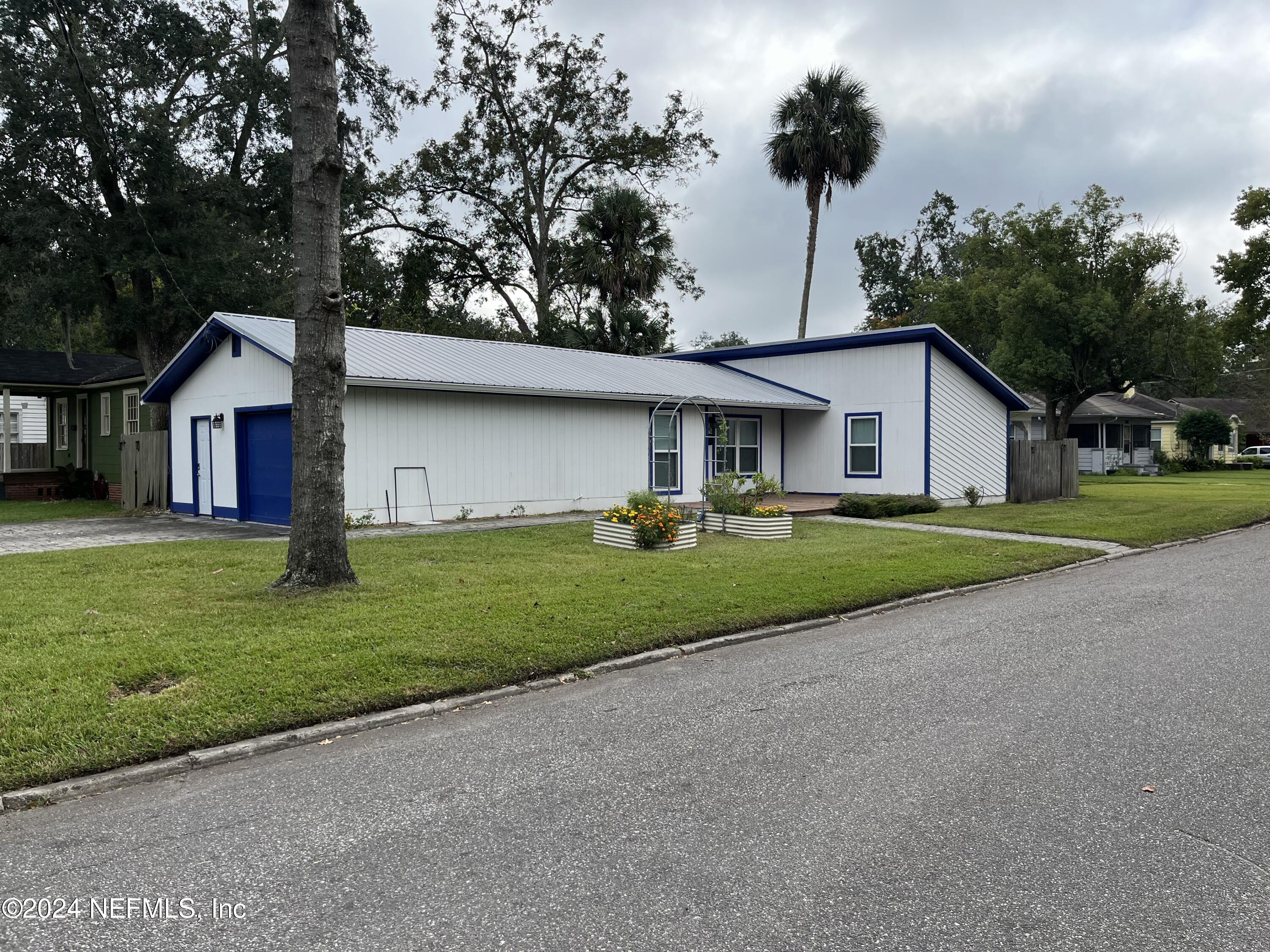 3596 Cypress Street — photo