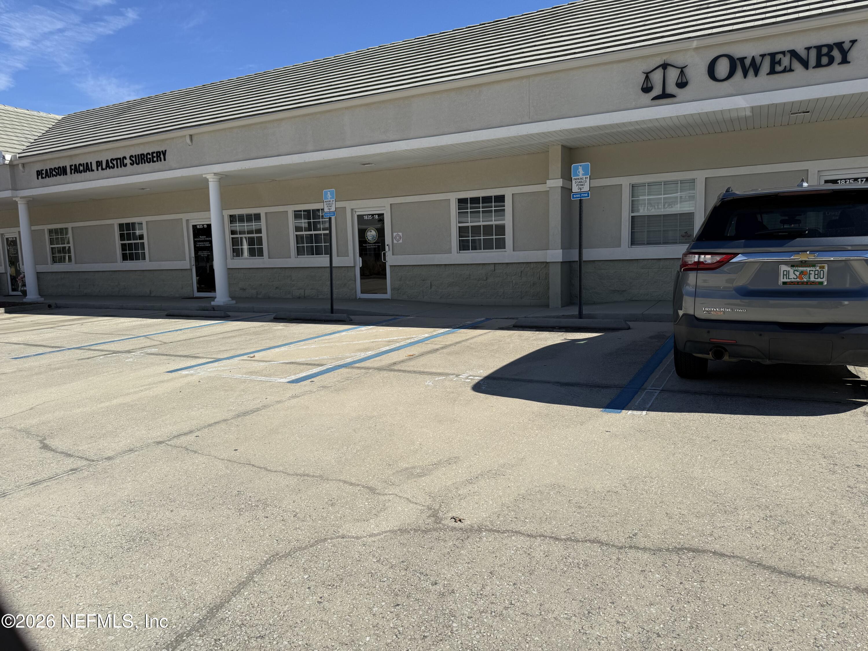 1835 East-West Parkway 18 — photo