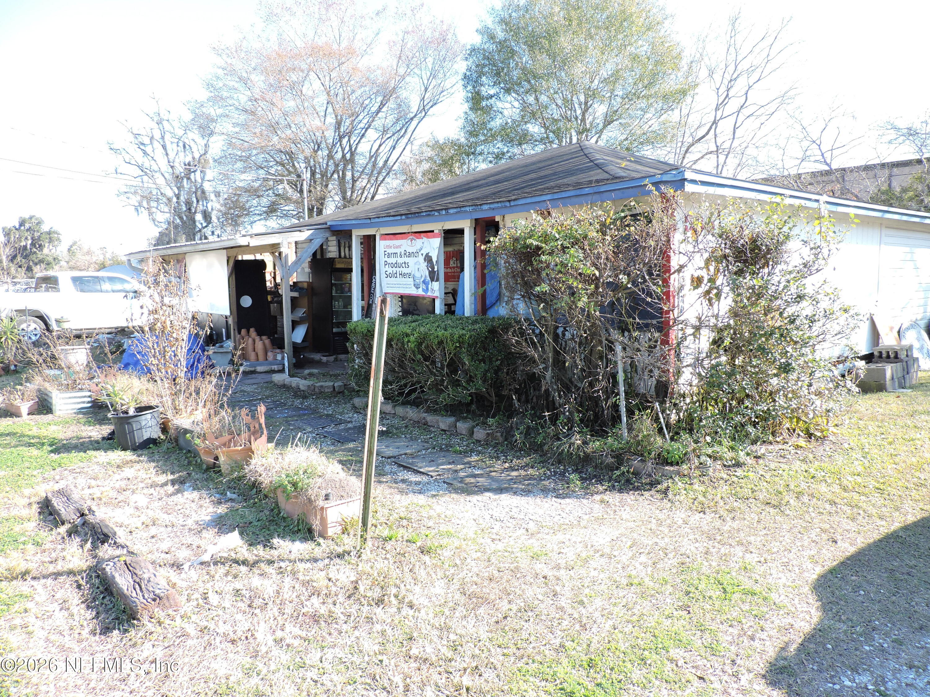 535 College Drive — photo