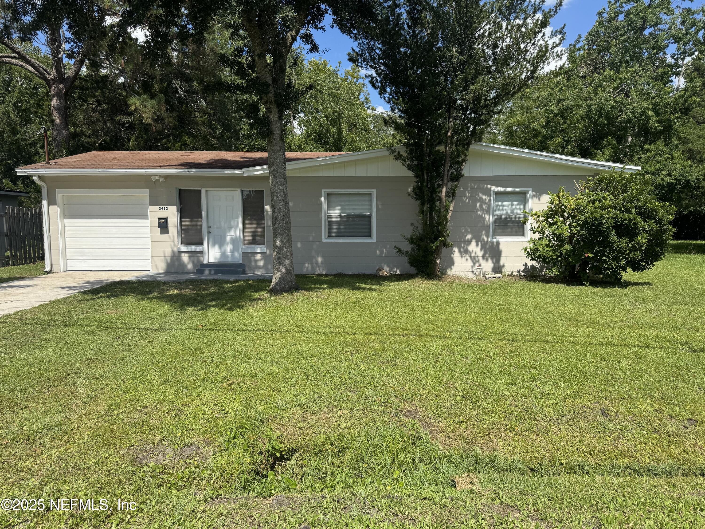 3413 Eve Drive E — photo
