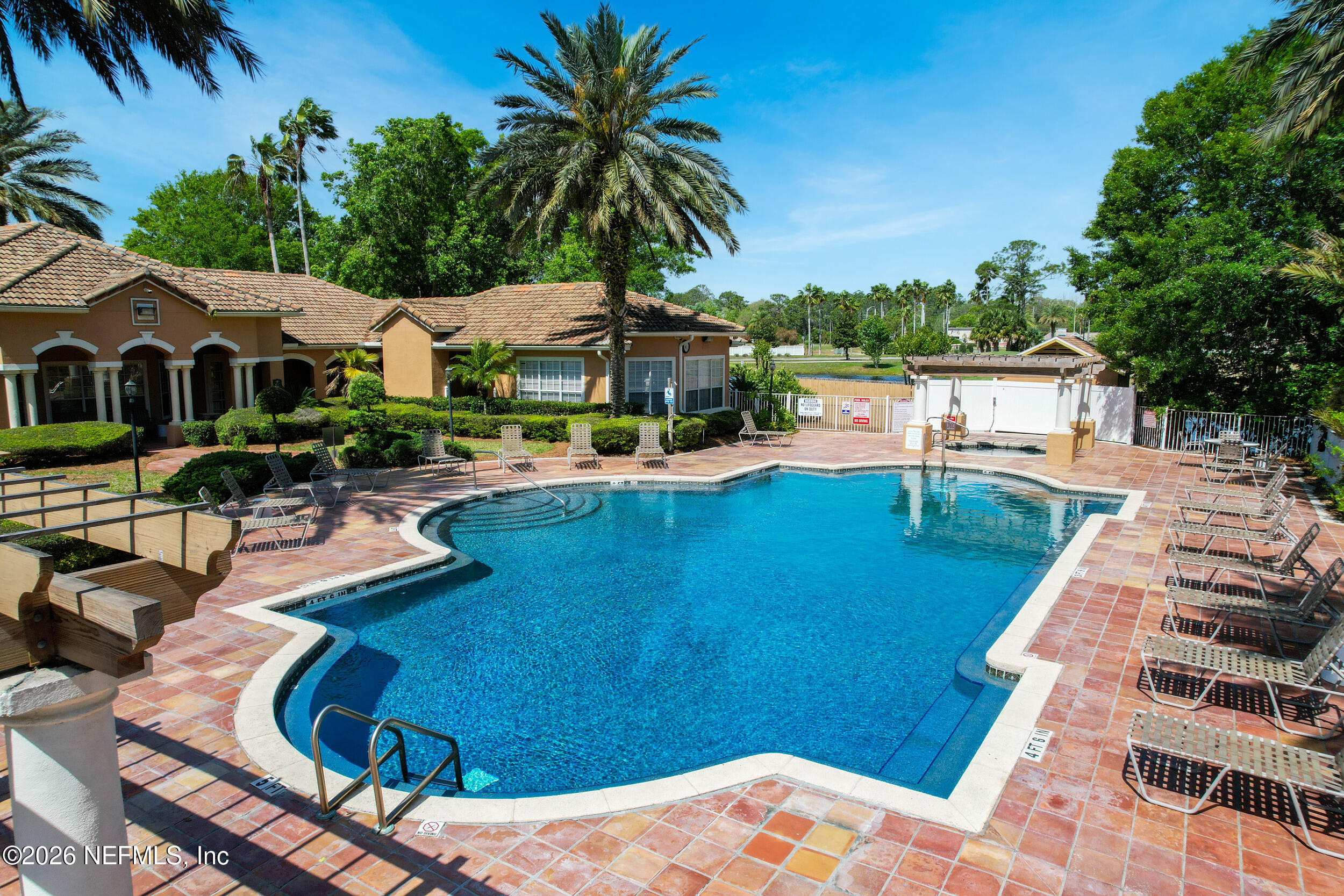 615 Fairway Drive 202 — photo