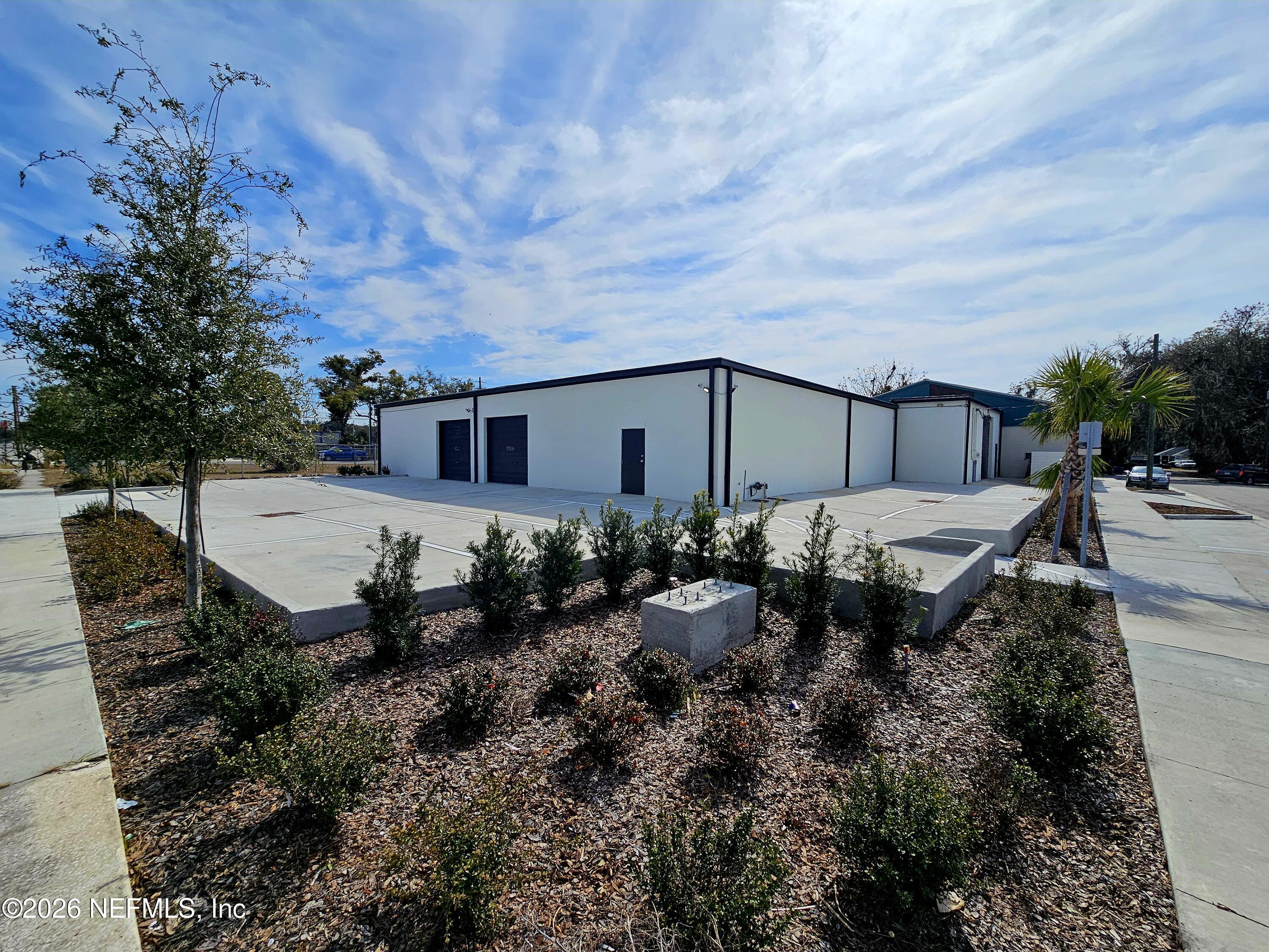 5804 Arlington Road — photo