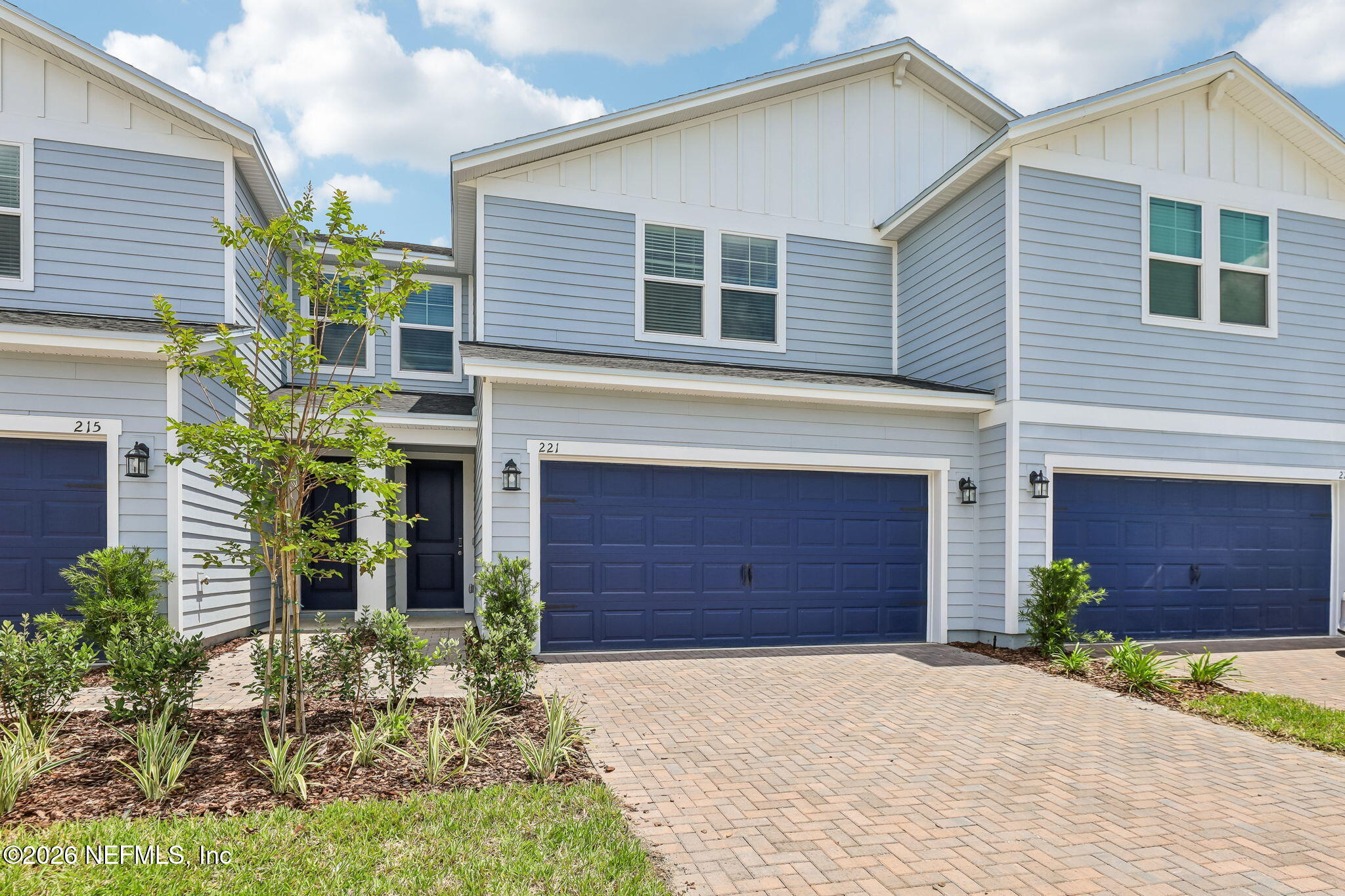 221 Yellowstone Drive — photo