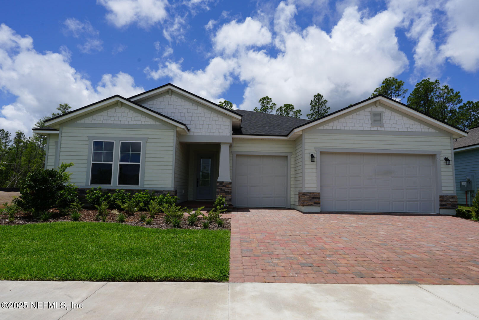 21 Reverie Drive N — photo