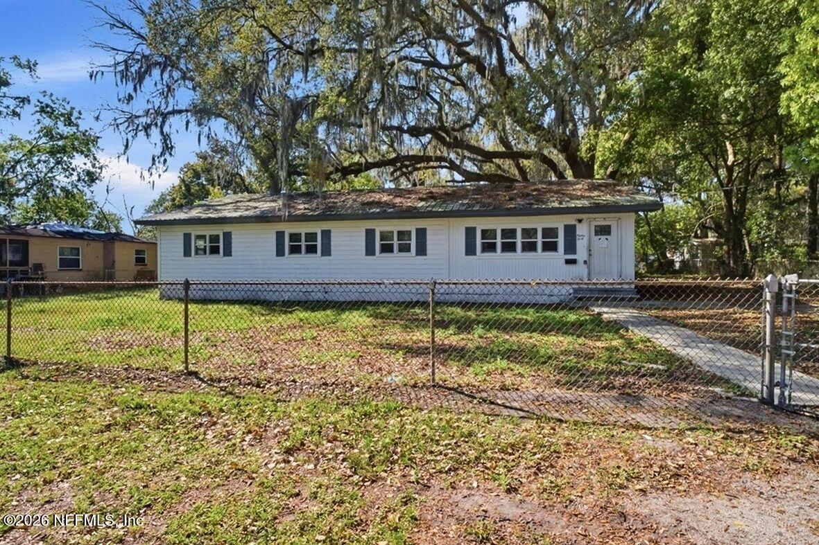 8040 Hammond Boulevard — photo