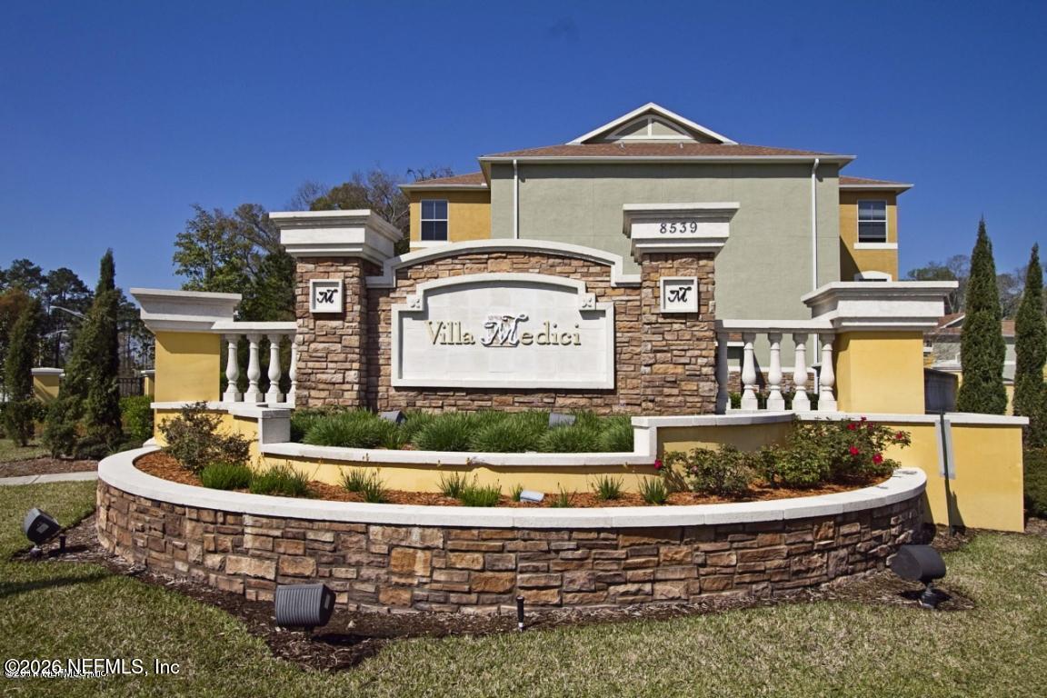 8539 Gate Parkway W 9411 — photo