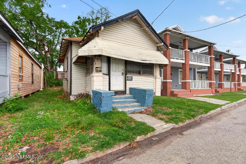 1024 Eaverson Street — photo