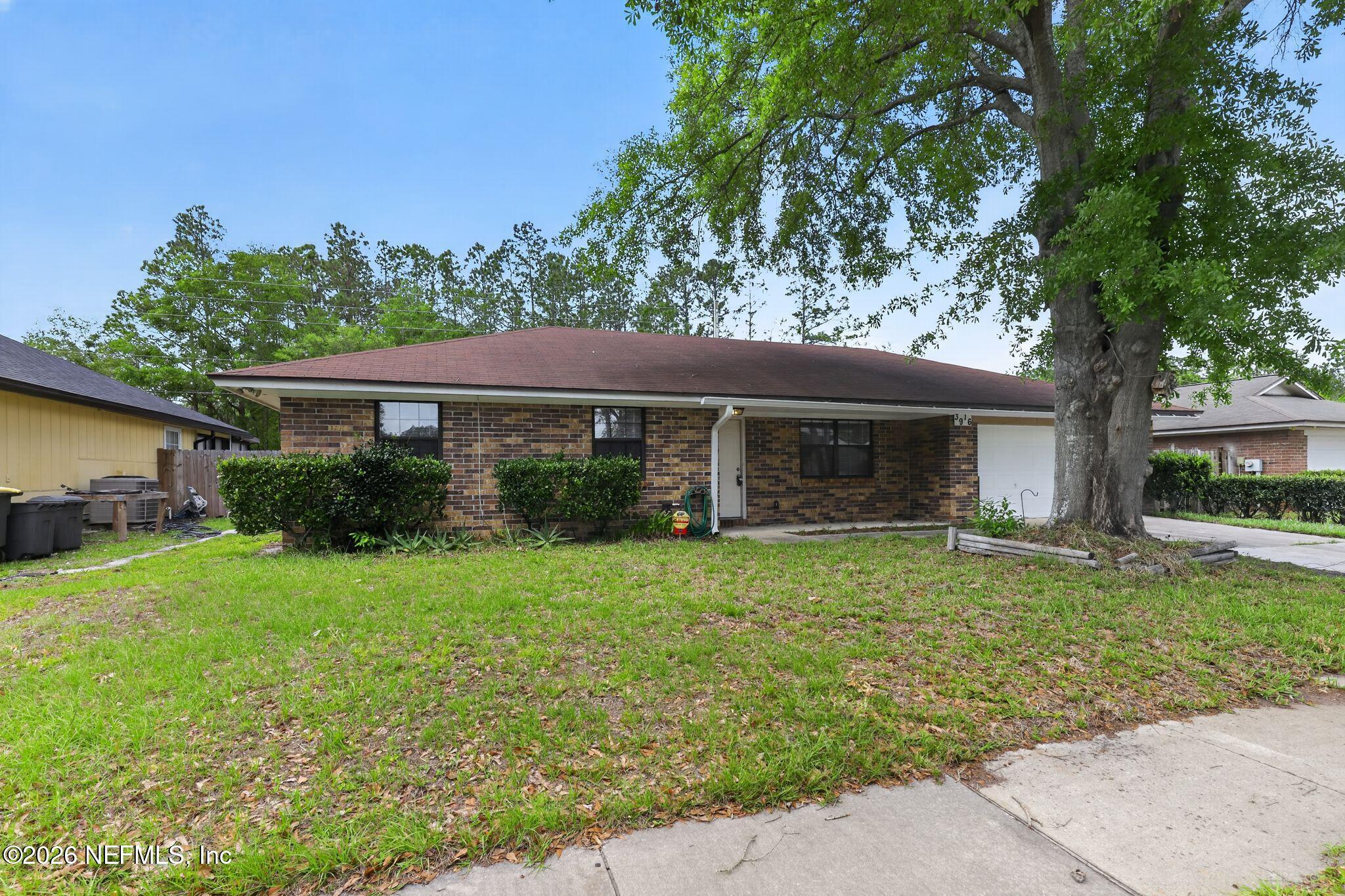 3916 Hunters Lake Circle W — photo