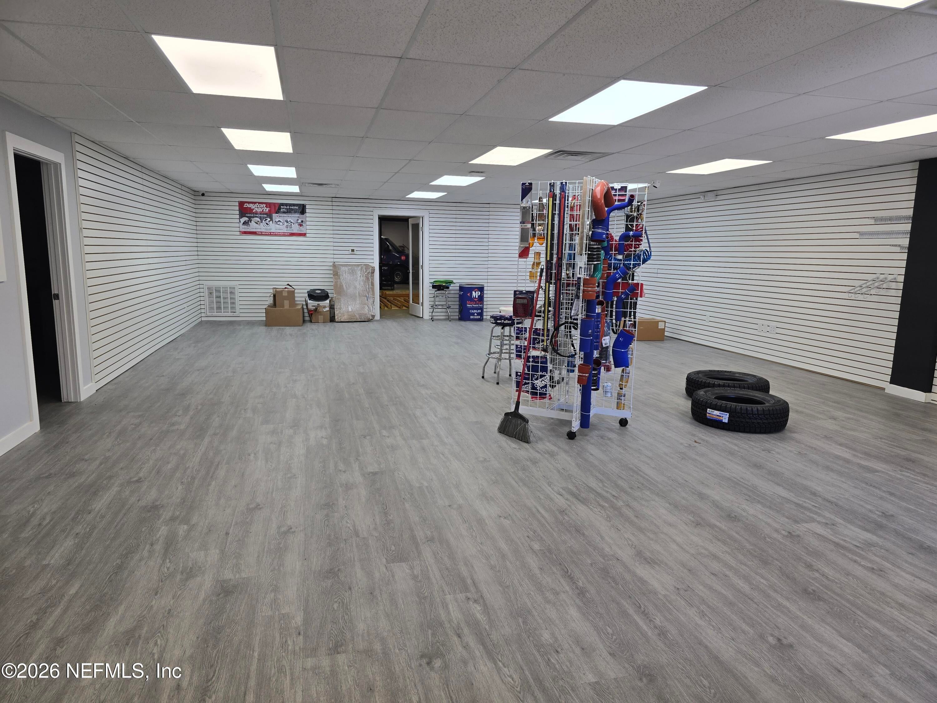 5352 Hwy Avenue — photo