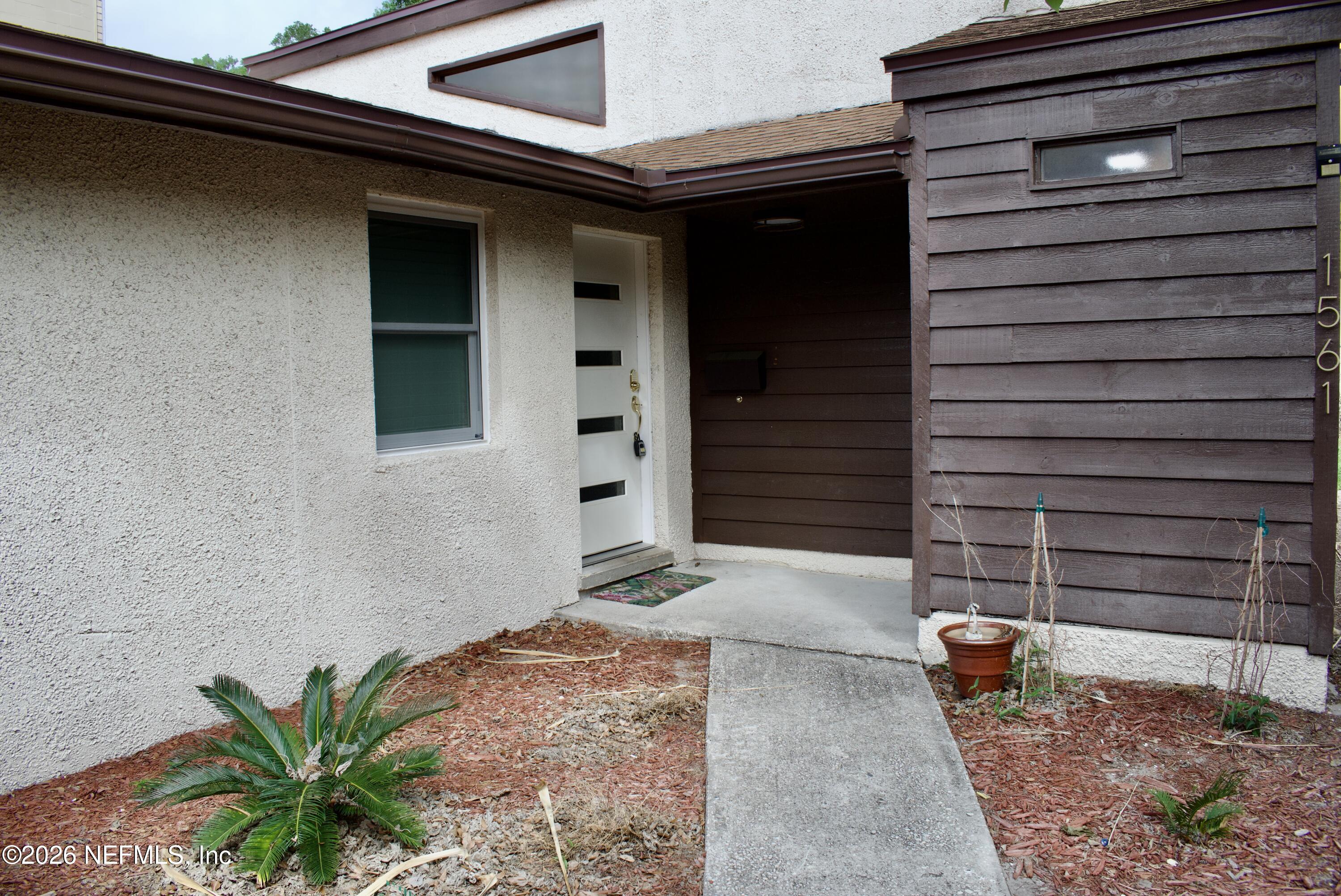 1561 Arcadia Drive — photo