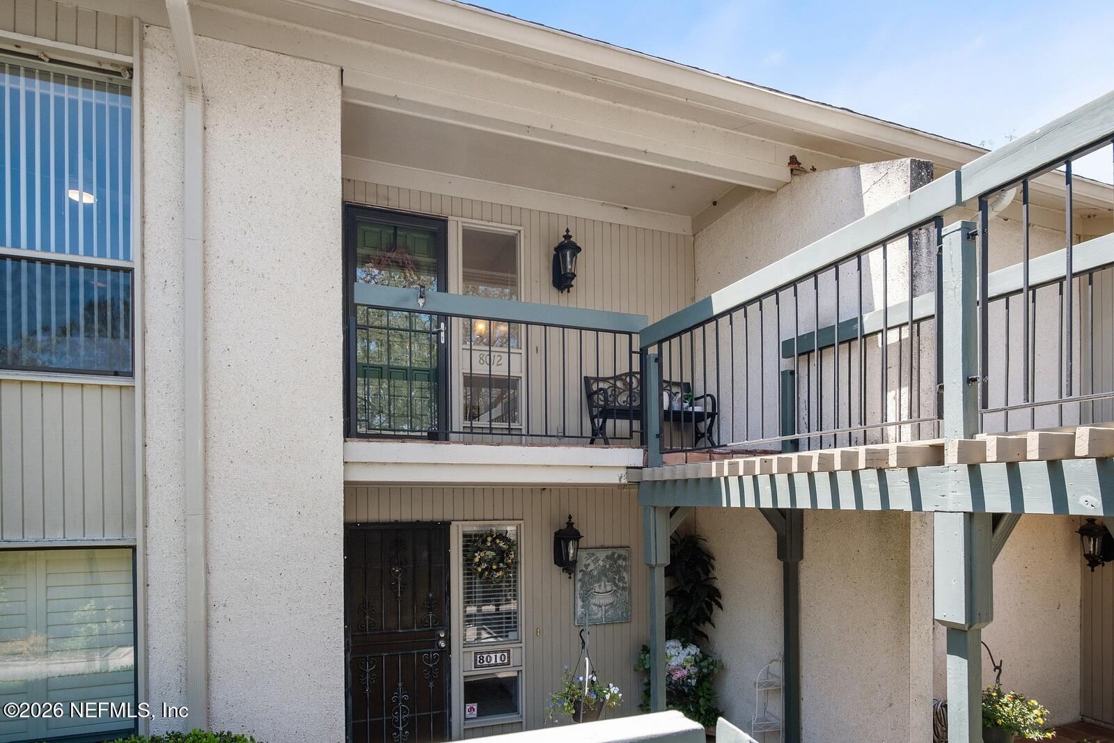 8012 Hollyridge Road 17 — photo