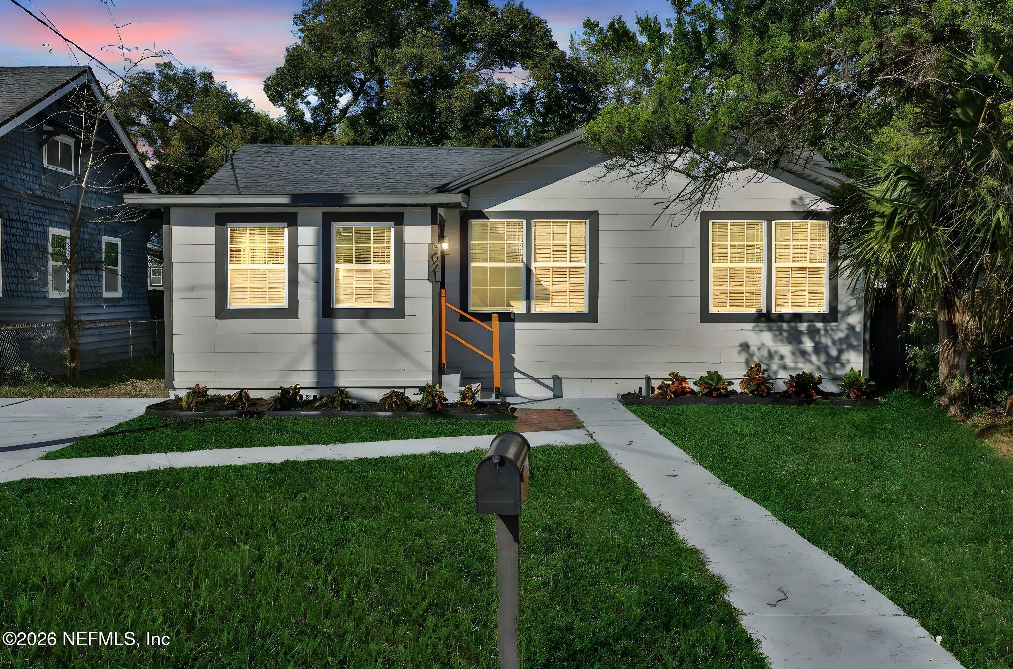 3021 Phyllis Street — photo