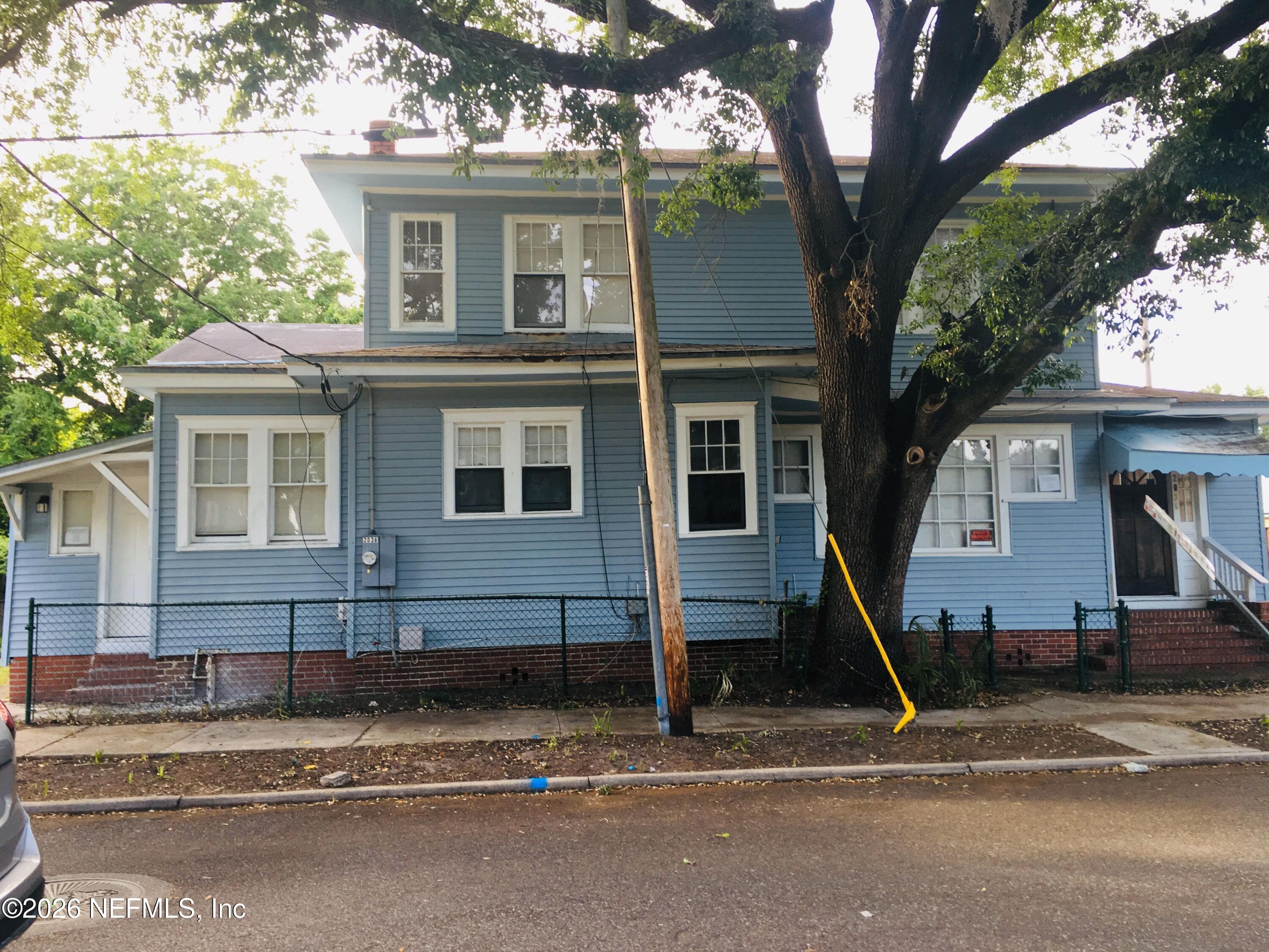 2036 Moncrief Road — photo