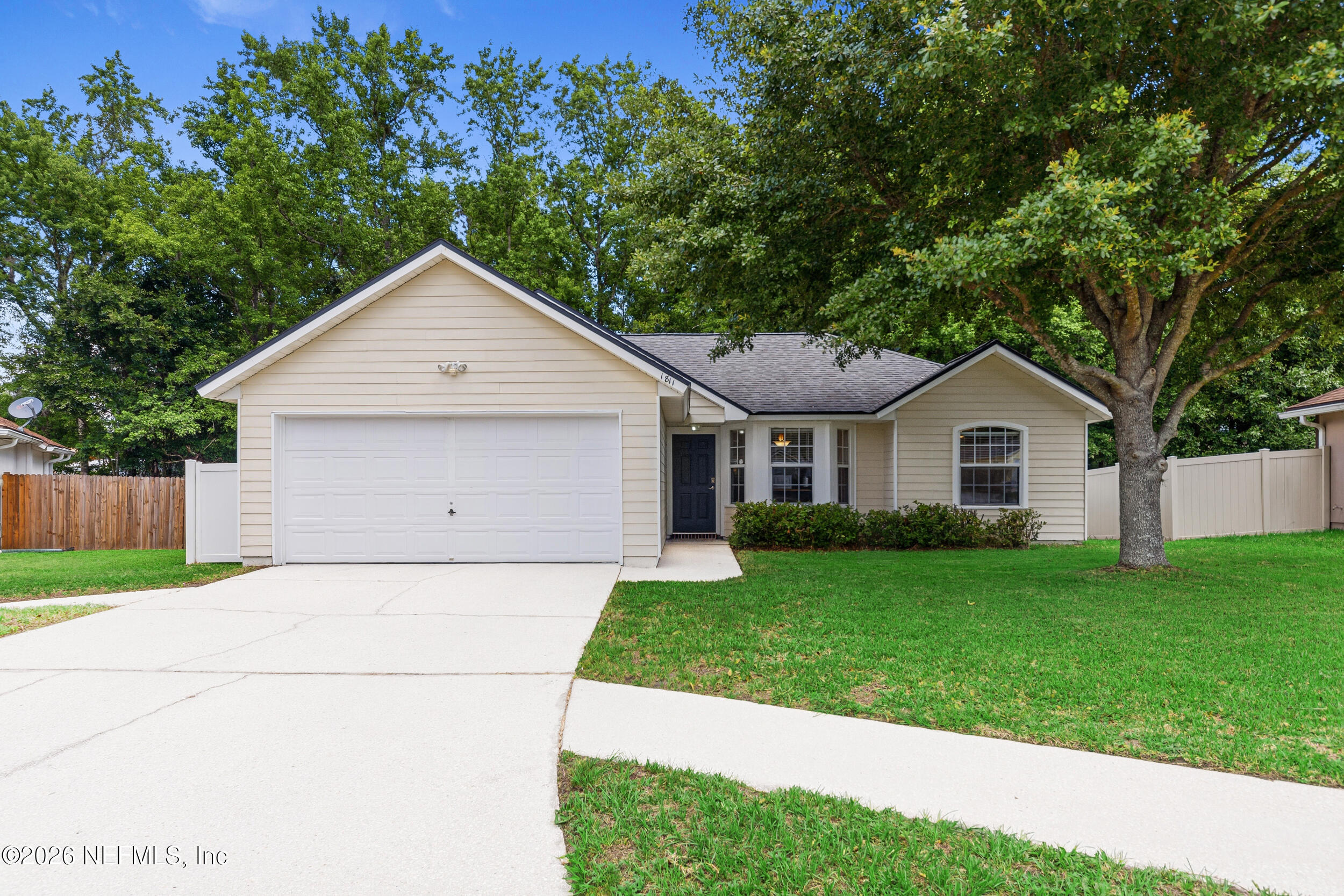 1811 Dahlia Court — photo