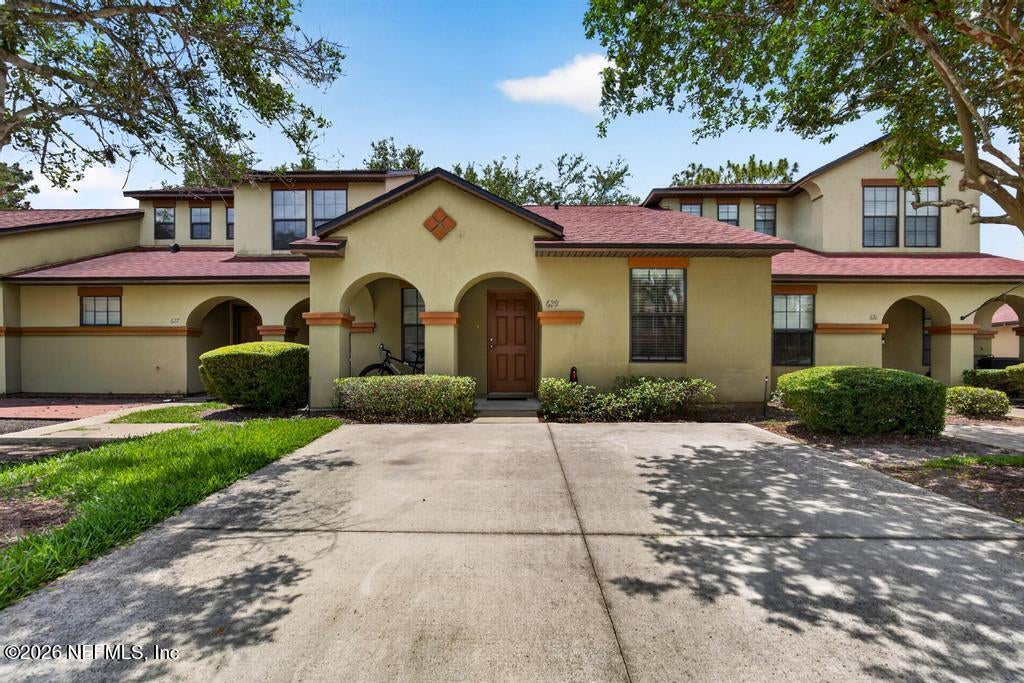 629 Briar Way Lane — photo