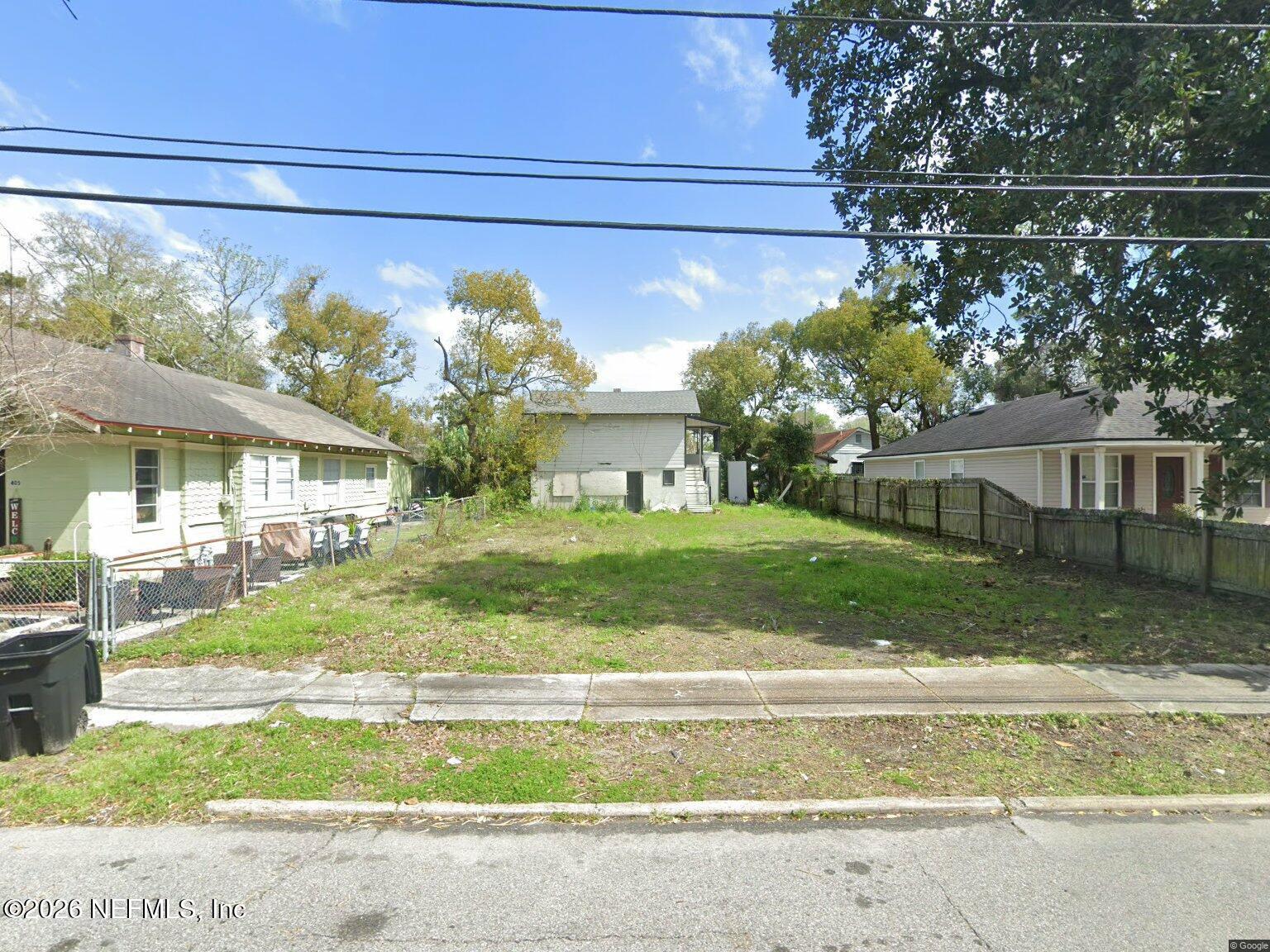 409 Crystal Street — photo