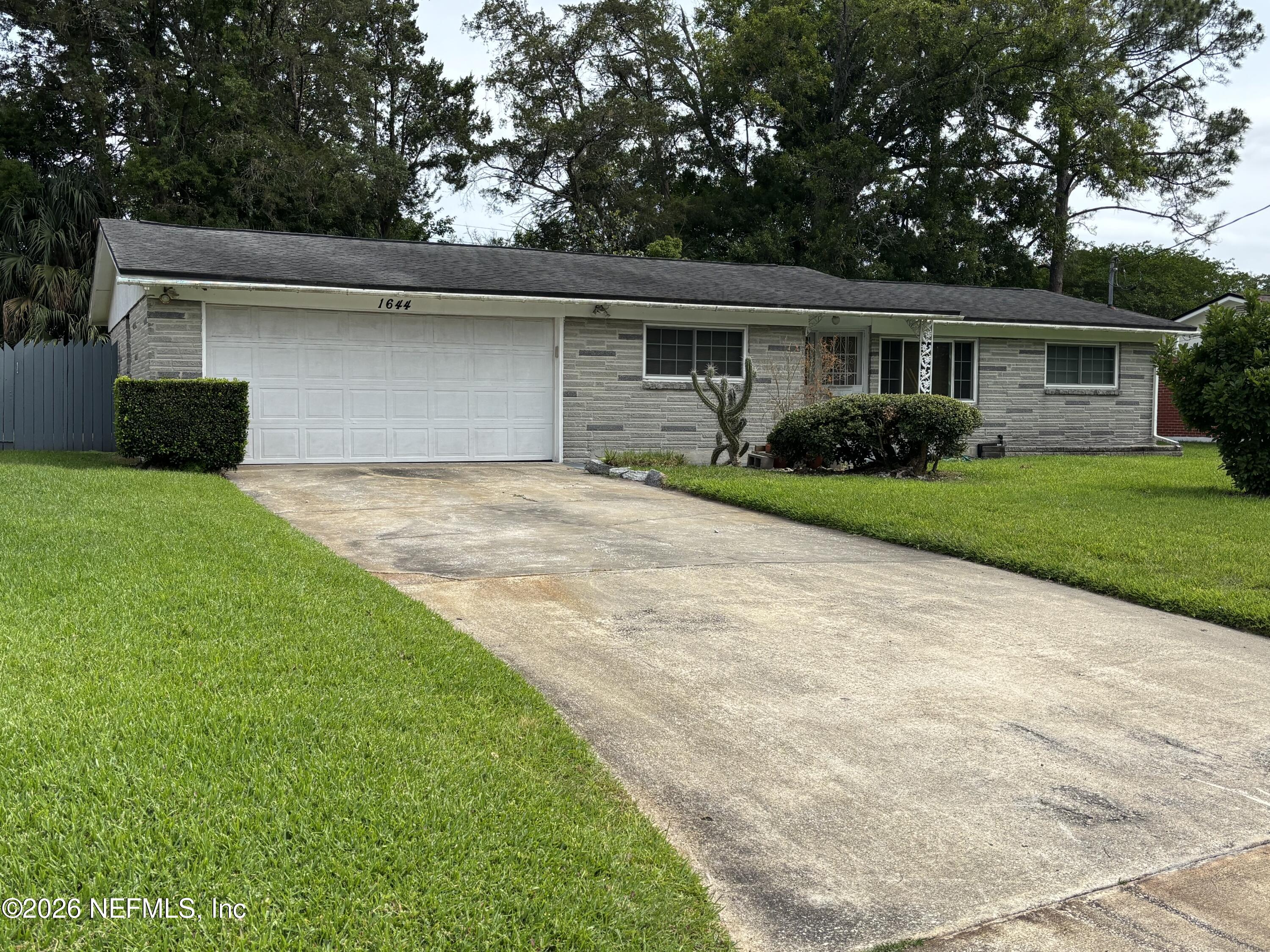 1644 Lessard Circle — photo