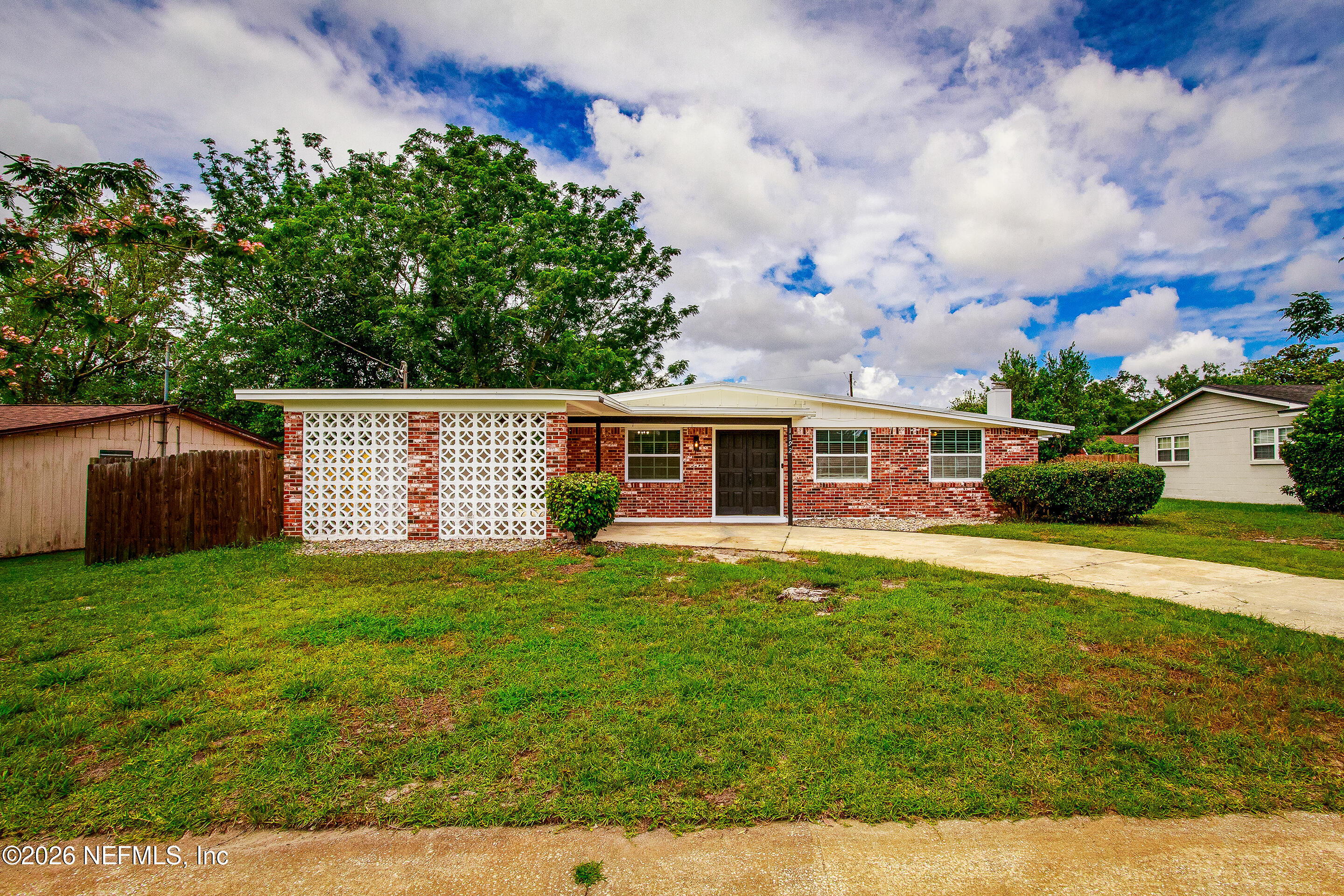 1192 Knobb Hill Drive — photo