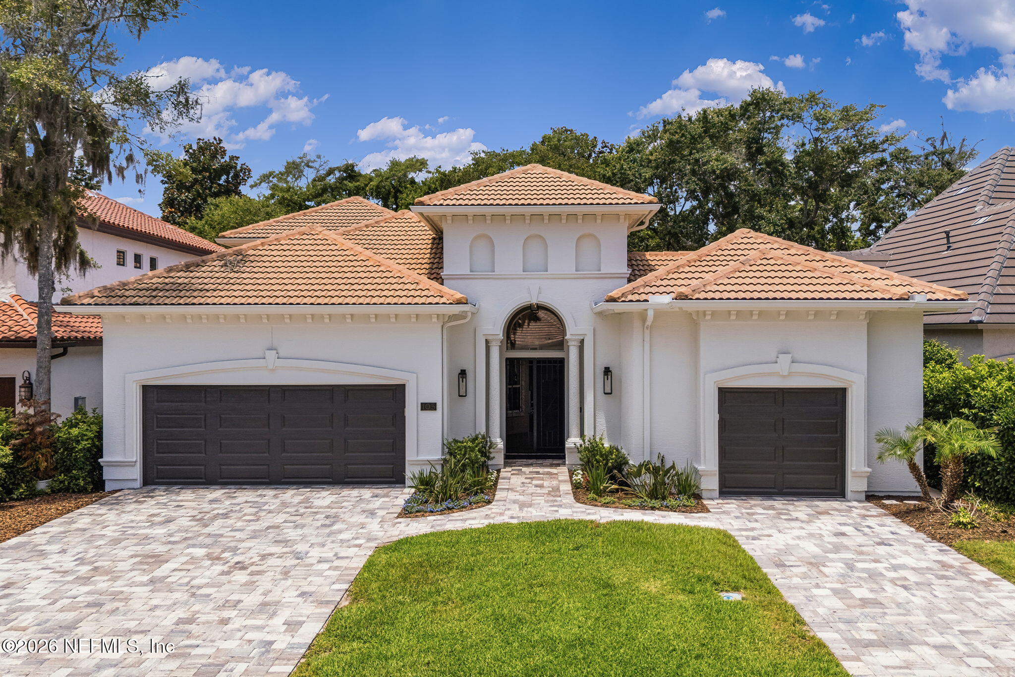 105 Laurel Way — photo