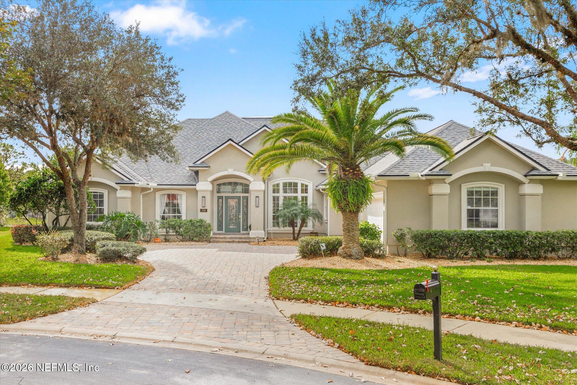 700 Pinecrest Isle Court — photo