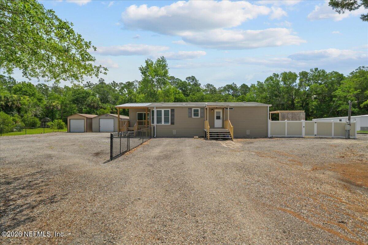 1661 Bayberry Street — photo