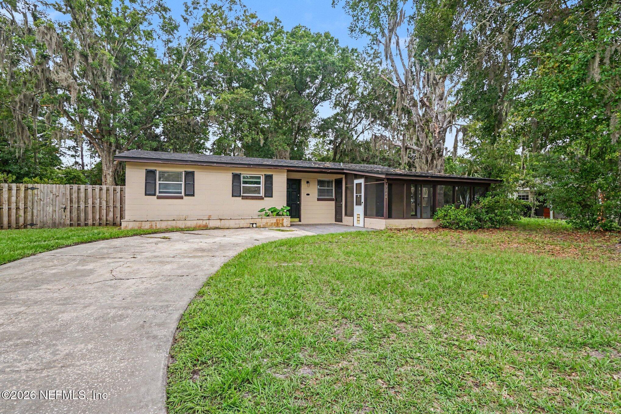 7044 Red Robin Drive Drive — photo