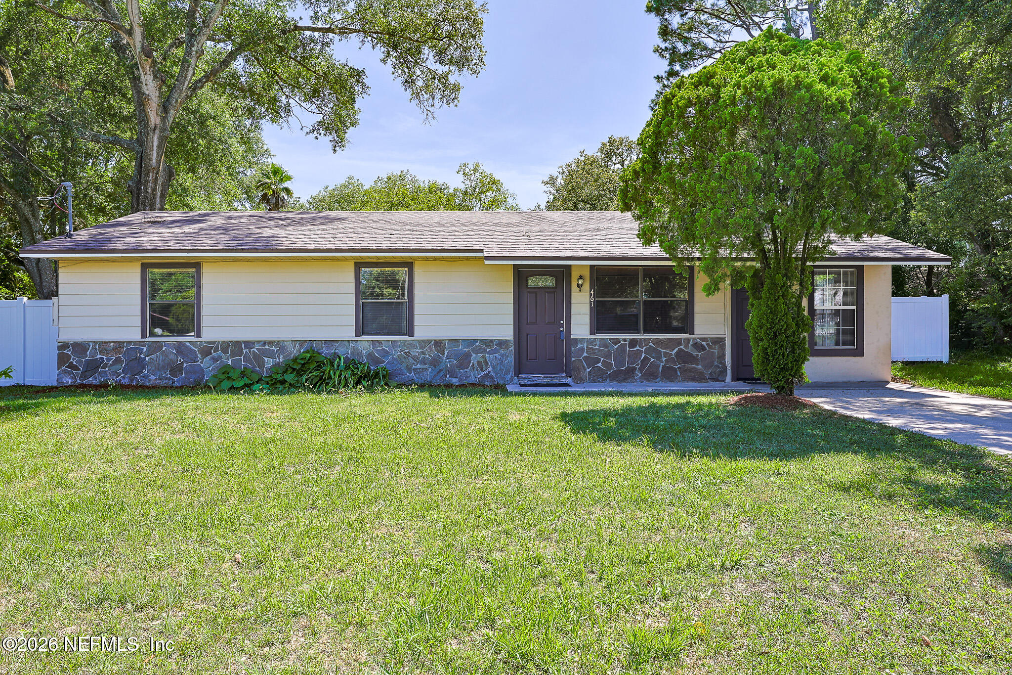 461 Melrose Court — photo