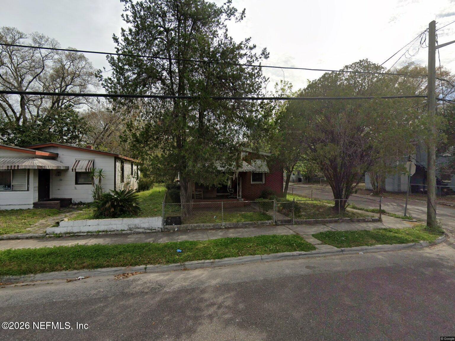 1737 Tyler Street — photo