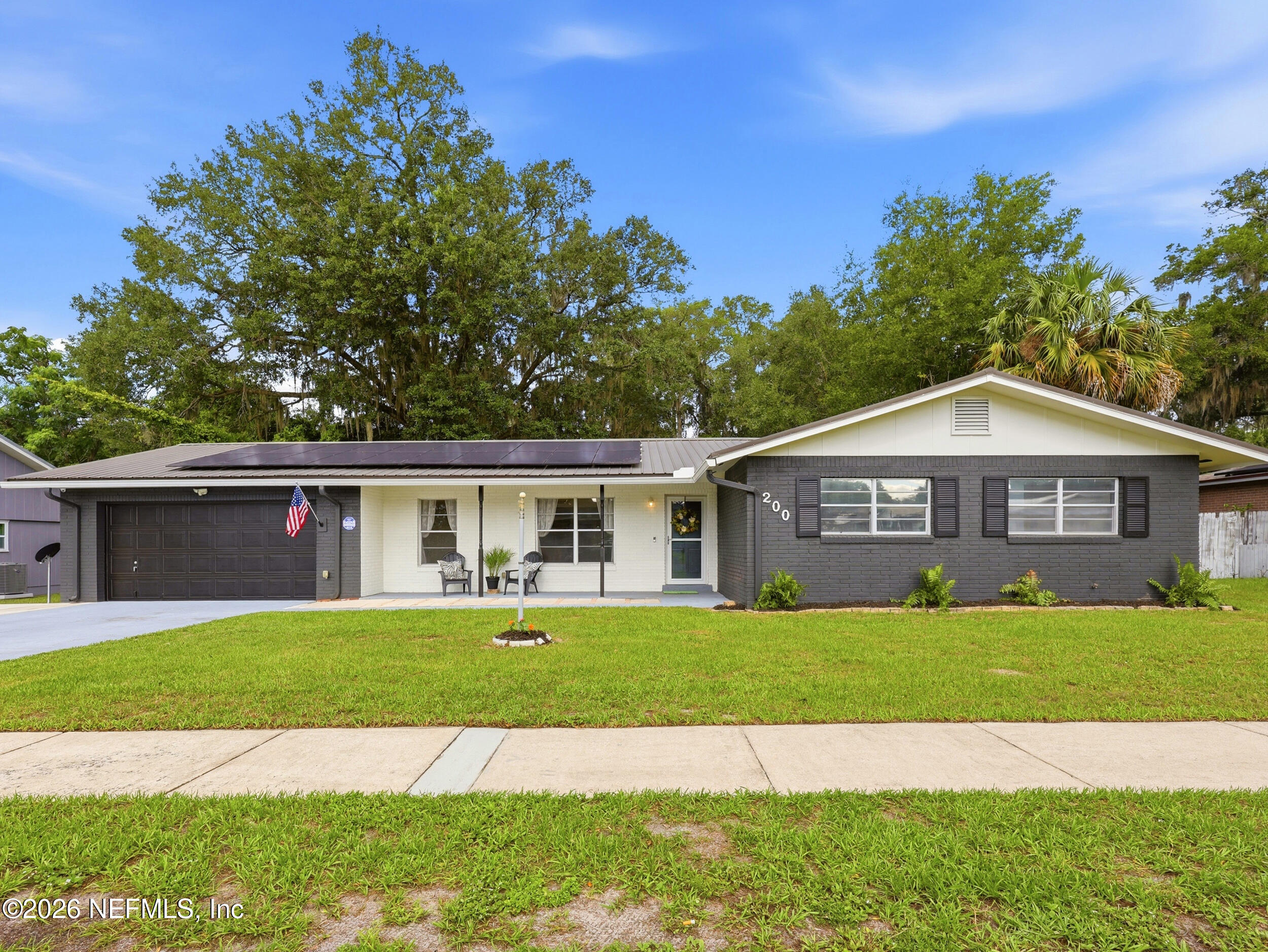 200 Mango Drive — photo