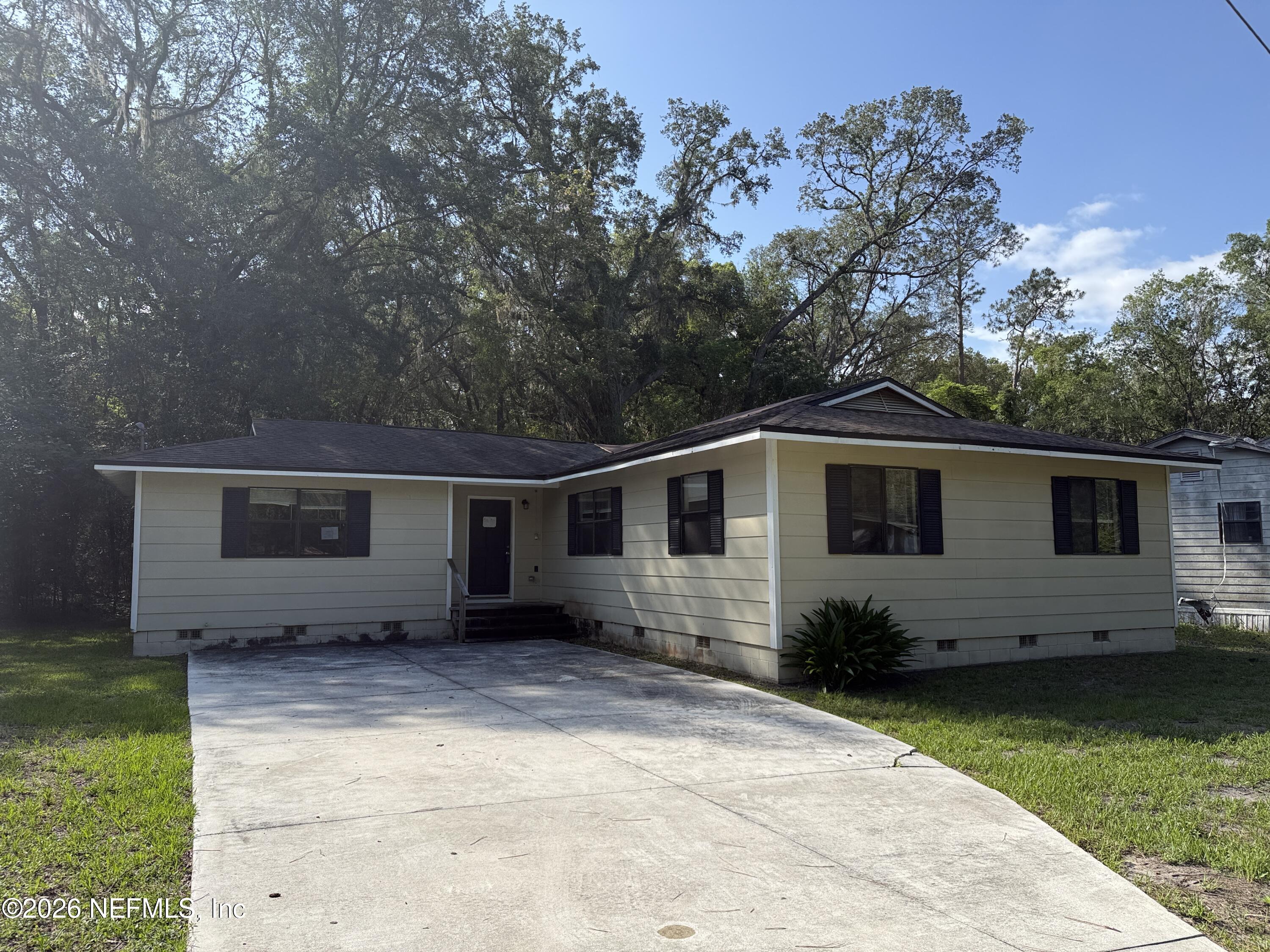 22979 NE County Road 200B — photo