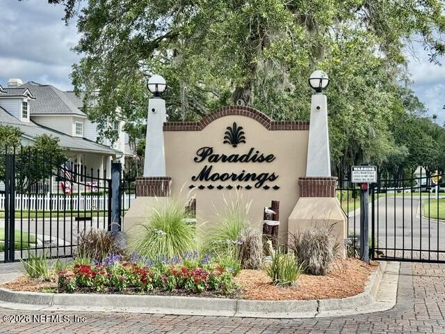 1928 Moorings Circle — photo
