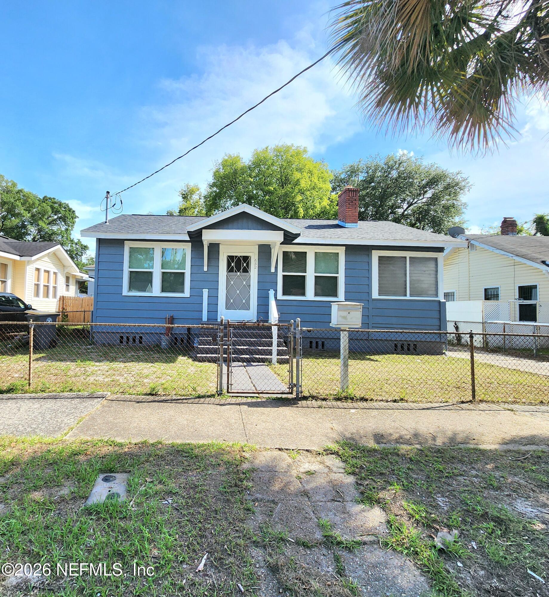 632 Ivy Street — photo