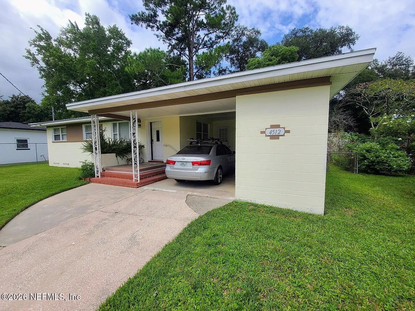 4512 Ish Brant Road W — photo